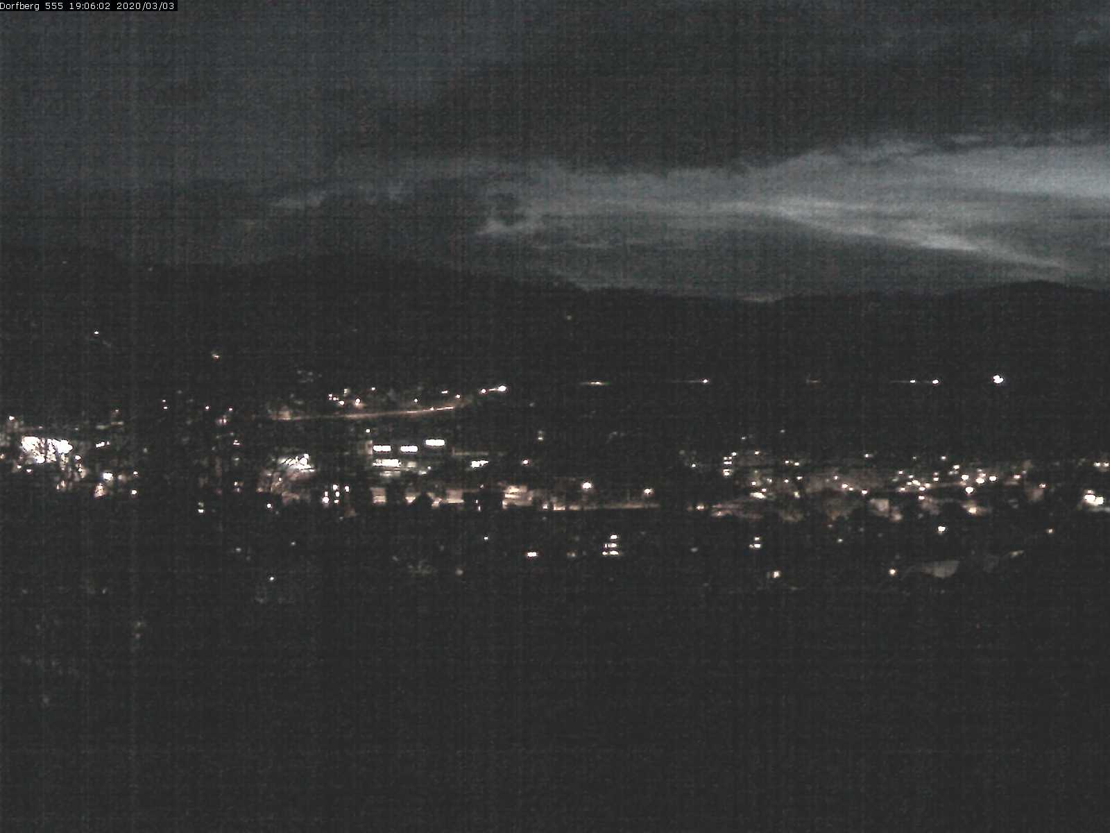 Webcam-Bild: Aussicht vom Dorfberg in Langnau 20200303-190601