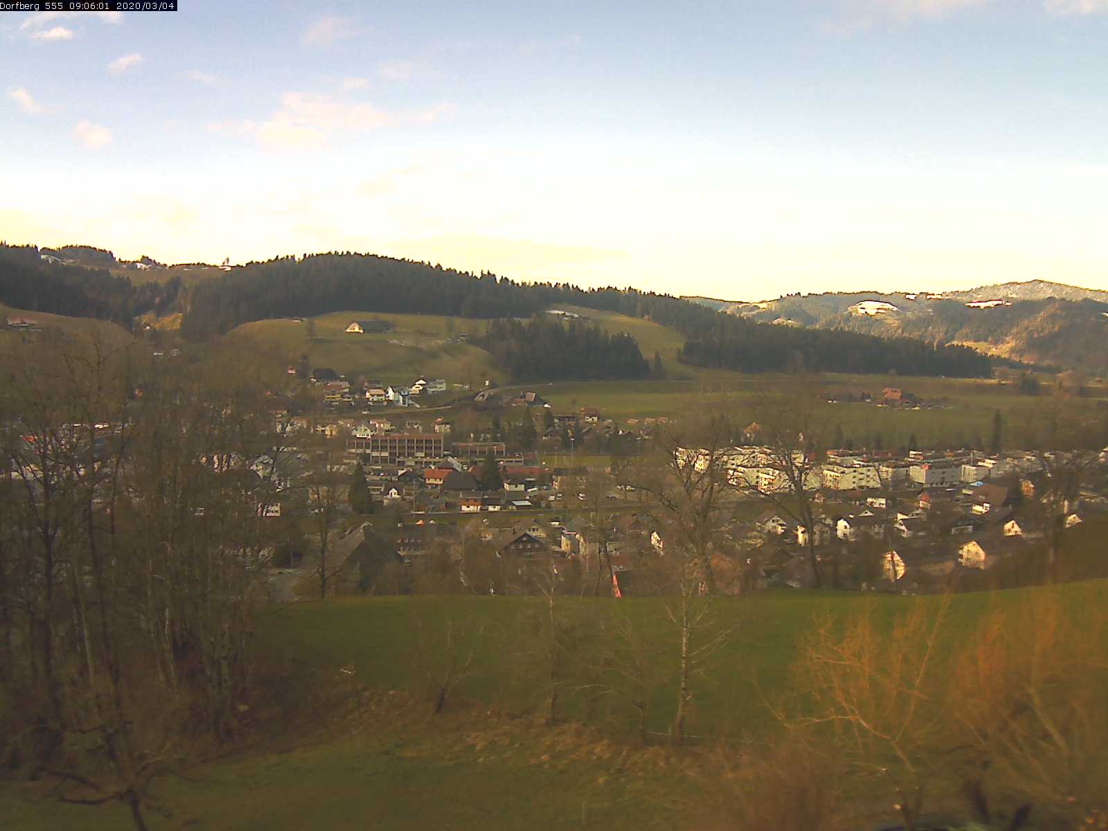 Webcam-Bild: Aussicht vom Dorfberg in Langnau 20200304-090601