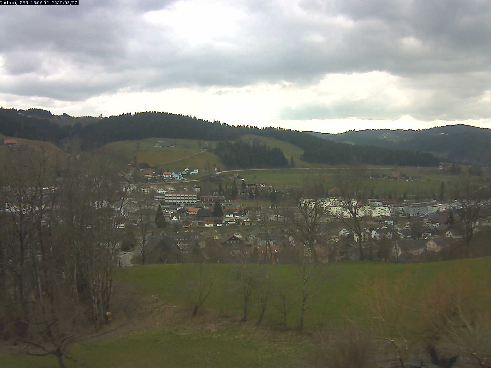 Webcam-Bild: Aussicht vom Dorfberg in Langnau 20200307-150601