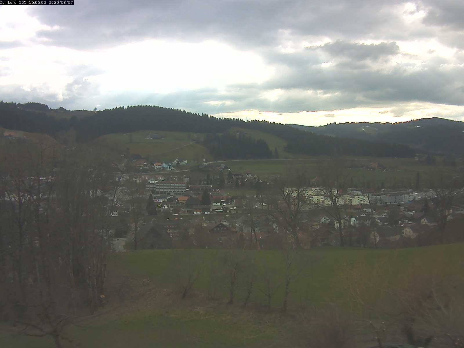 Webcam-Bild: Aussicht vom Dorfberg in Langnau 20200307-160601