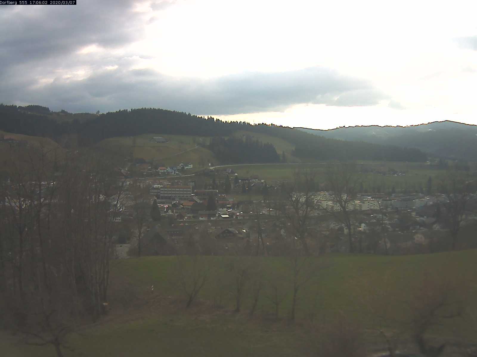 Webcam-Bild: Aussicht vom Dorfberg in Langnau 20200307-170601