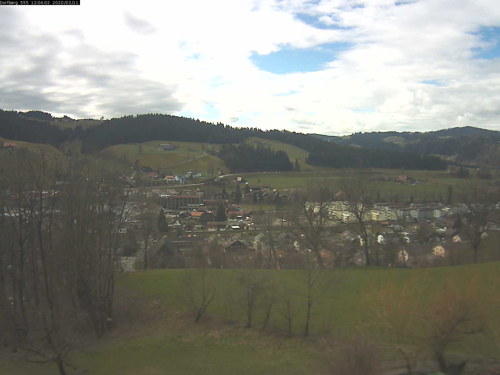 Webcam-Bild: Aussicht vom Dorfberg in Langnau 20200311-120601
