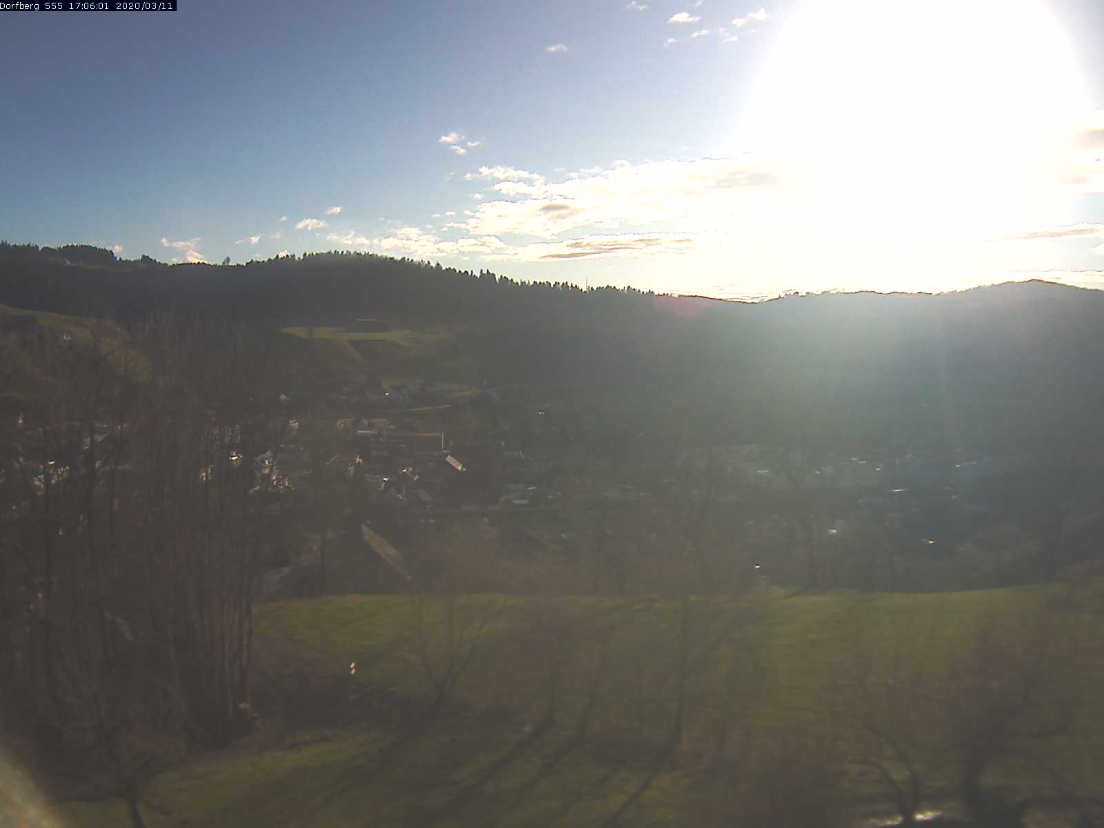 Webcam-Bild: Aussicht vom Dorfberg in Langnau 20200311-170601