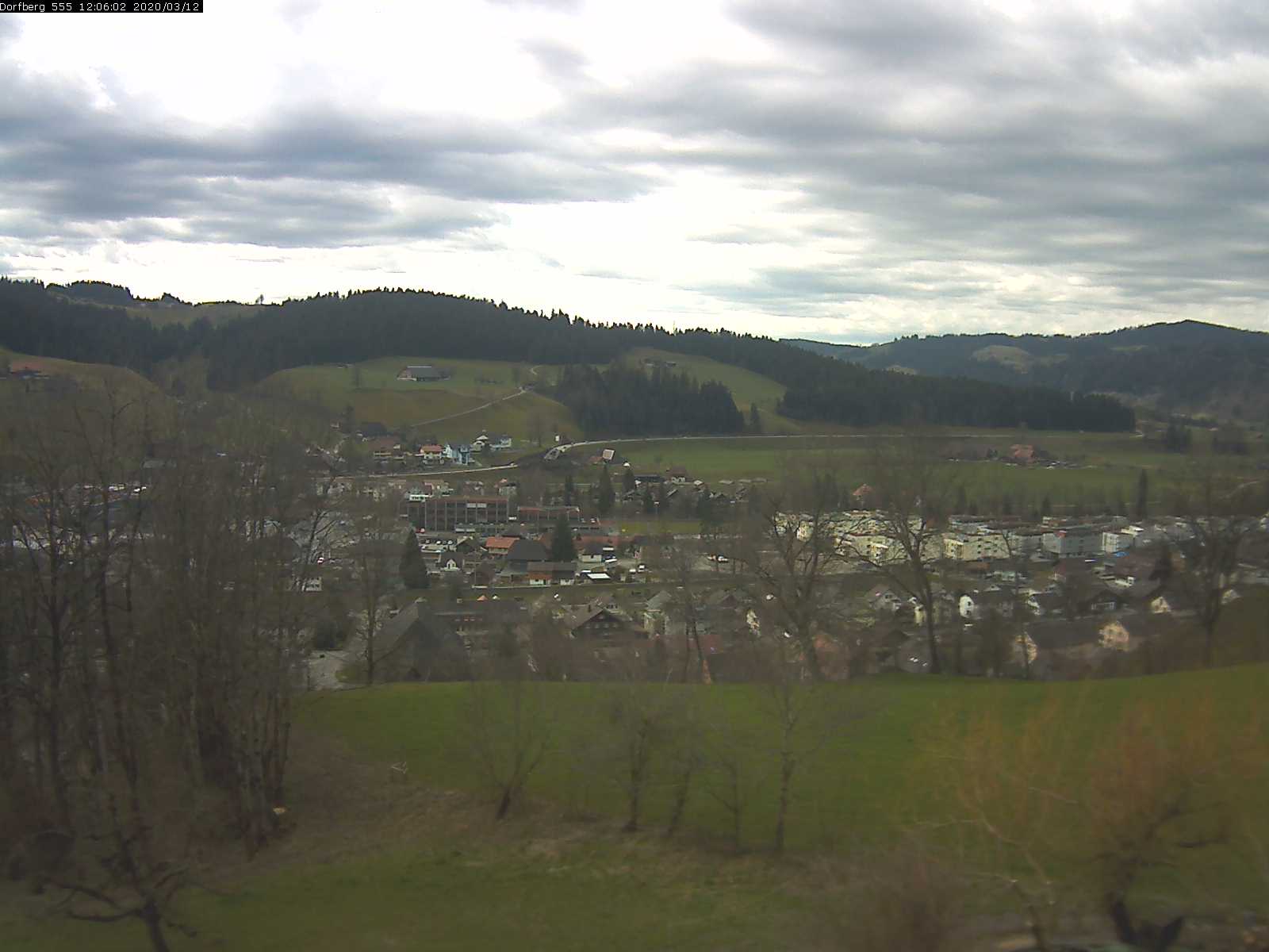 Webcam-Bild: Aussicht vom Dorfberg in Langnau 20200312-120601