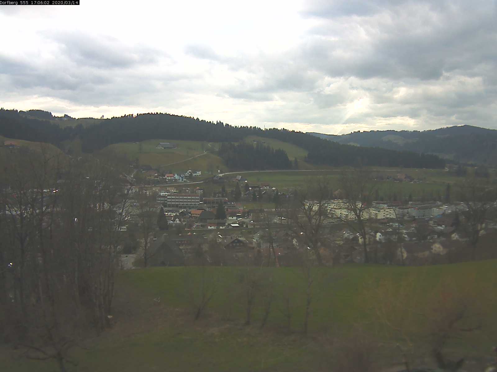 Webcam-Bild: Aussicht vom Dorfberg in Langnau 20200314-170601