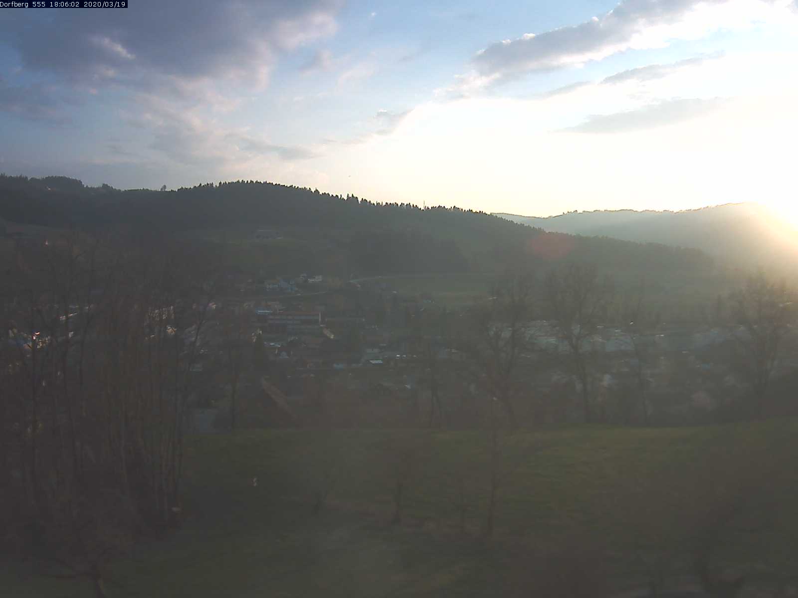 Webcam-Bild: Aussicht vom Dorfberg in Langnau 20200319-180601