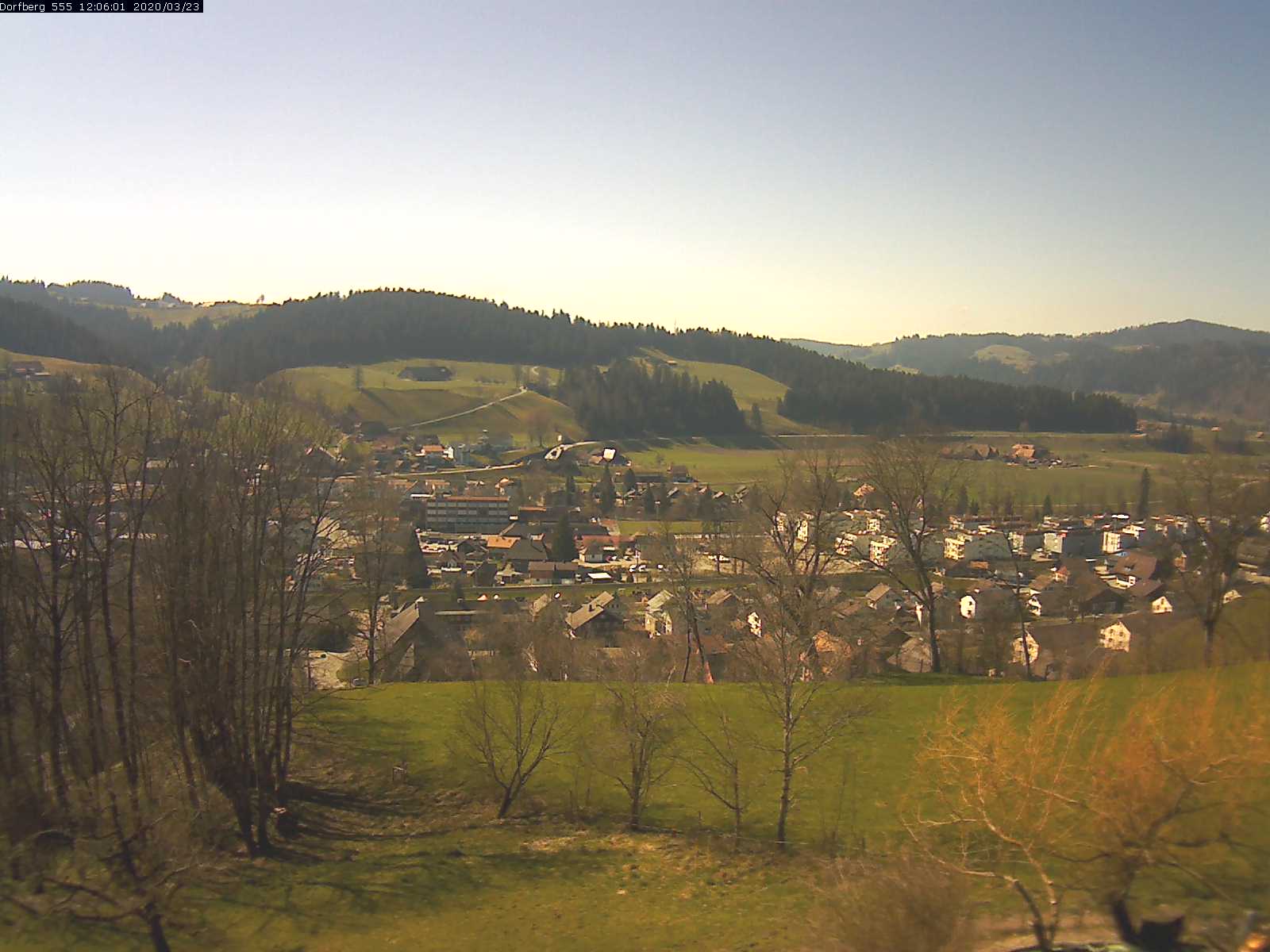 Webcam-Bild: Aussicht vom Dorfberg in Langnau 20200323-120601