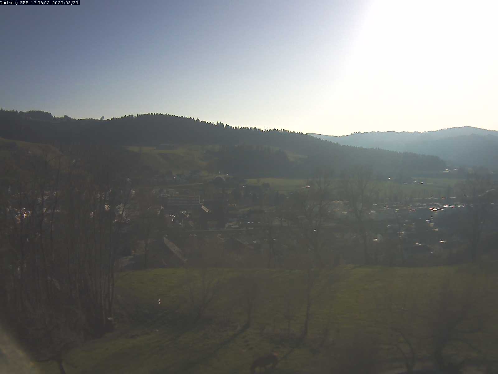 Webcam-Bild: Aussicht vom Dorfberg in Langnau 20200323-170601