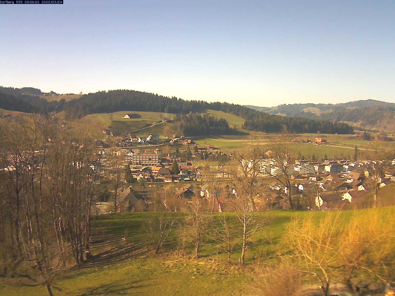 Webcam-Bild: Aussicht vom Dorfberg in Langnau 20200324-090601