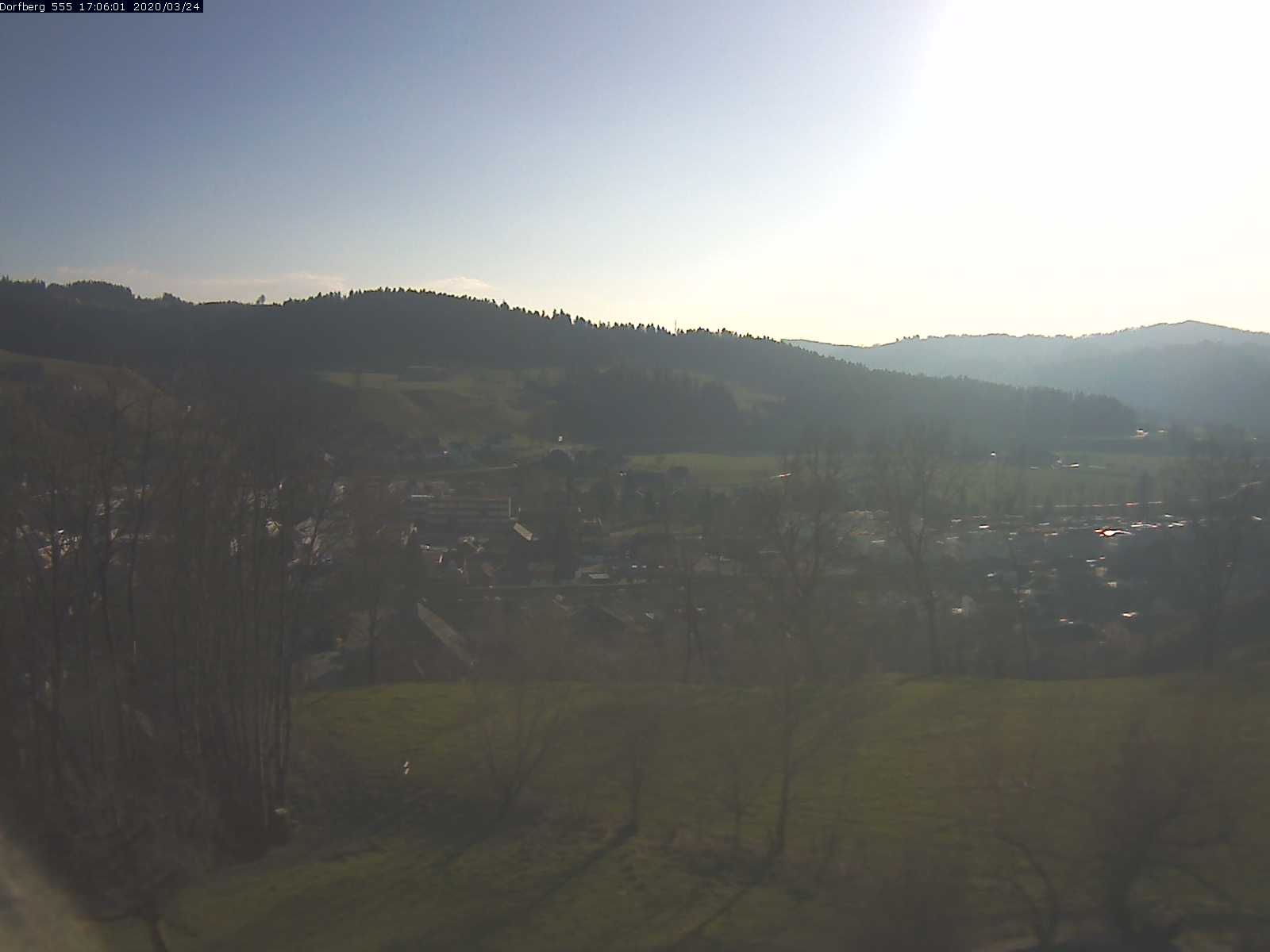Webcam-Bild: Aussicht vom Dorfberg in Langnau 20200324-170601