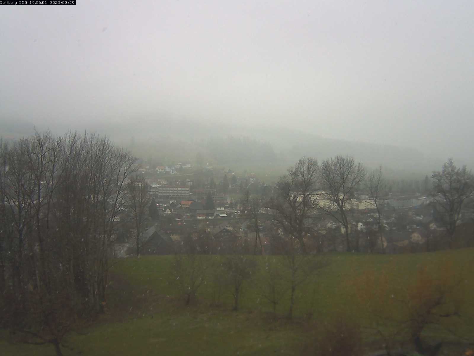 Webcam-Bild: Aussicht vom Dorfberg in Langnau 20200329-190601