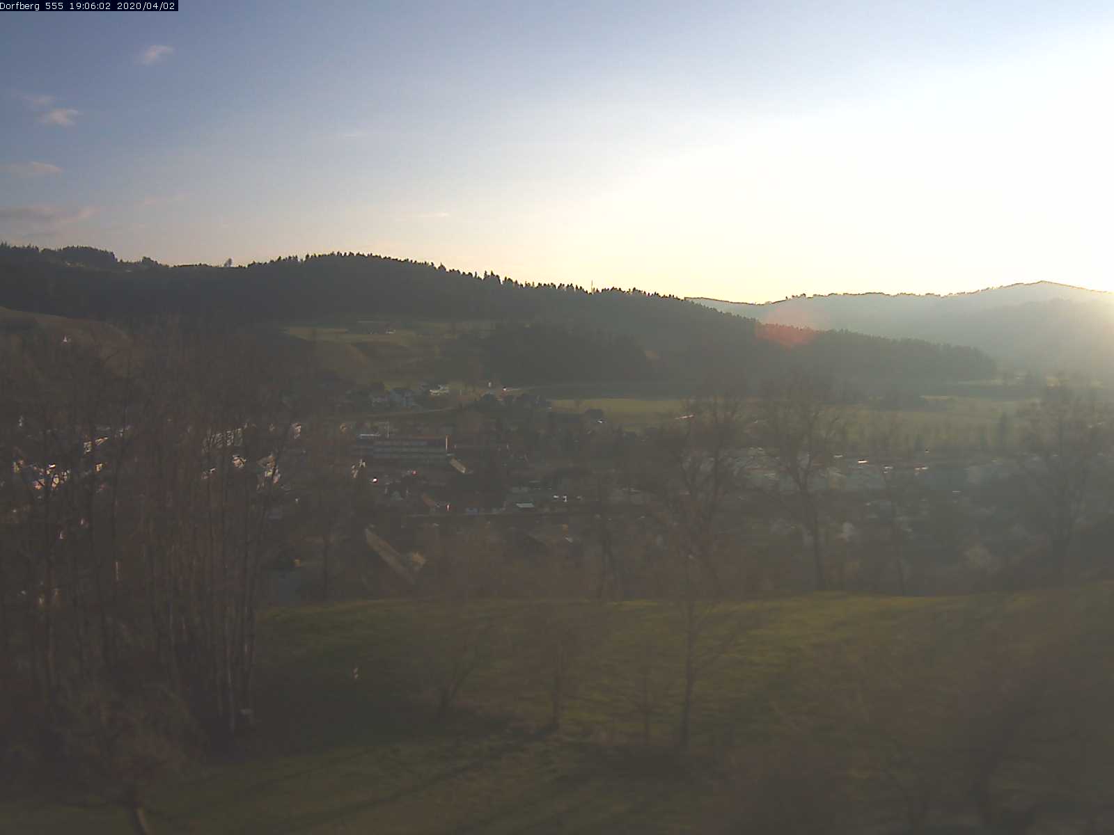 Webcam-Bild: Aussicht vom Dorfberg in Langnau 20200402-190601