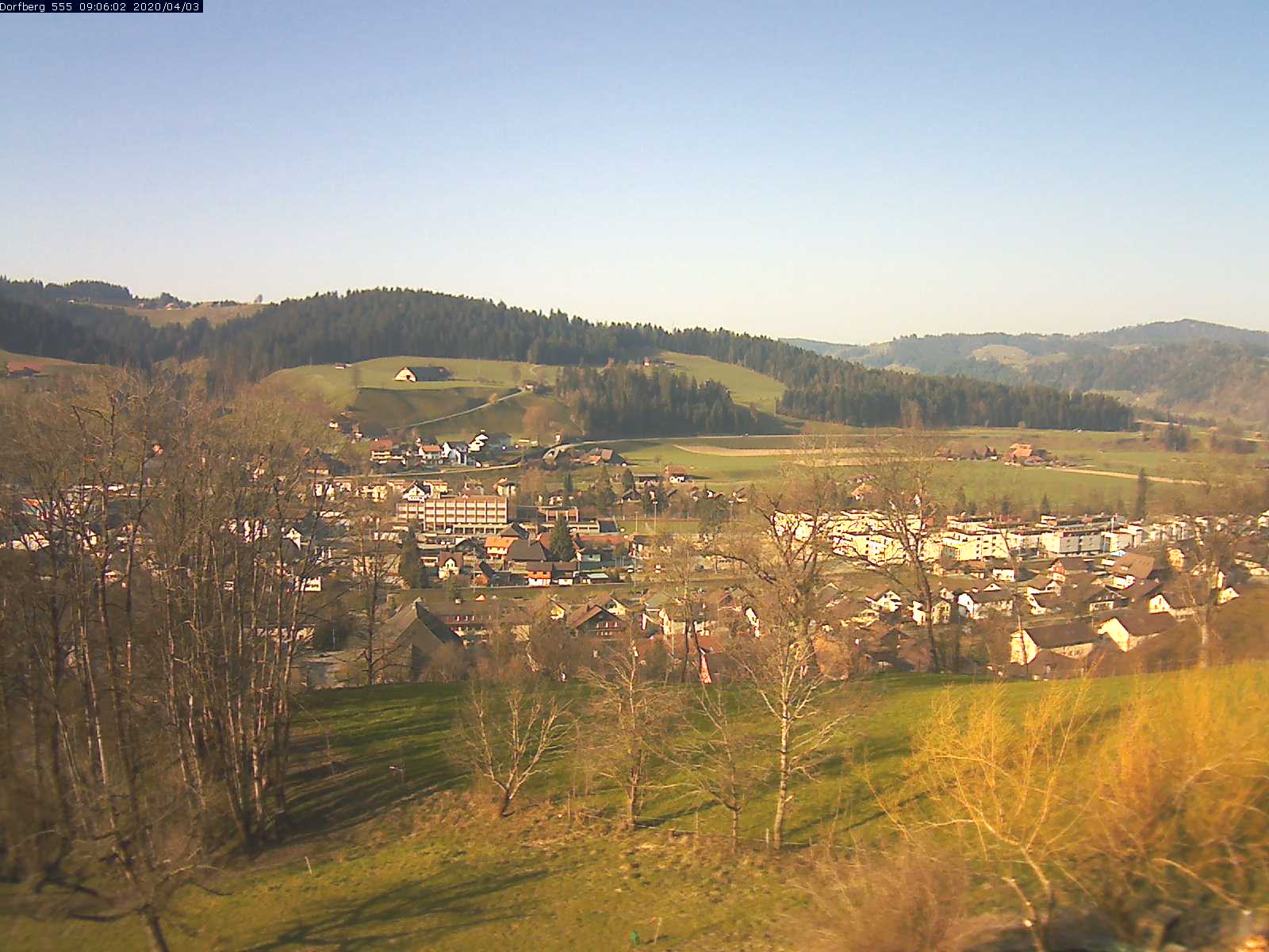 Webcam-Bild: Aussicht vom Dorfberg in Langnau 20200403-090601