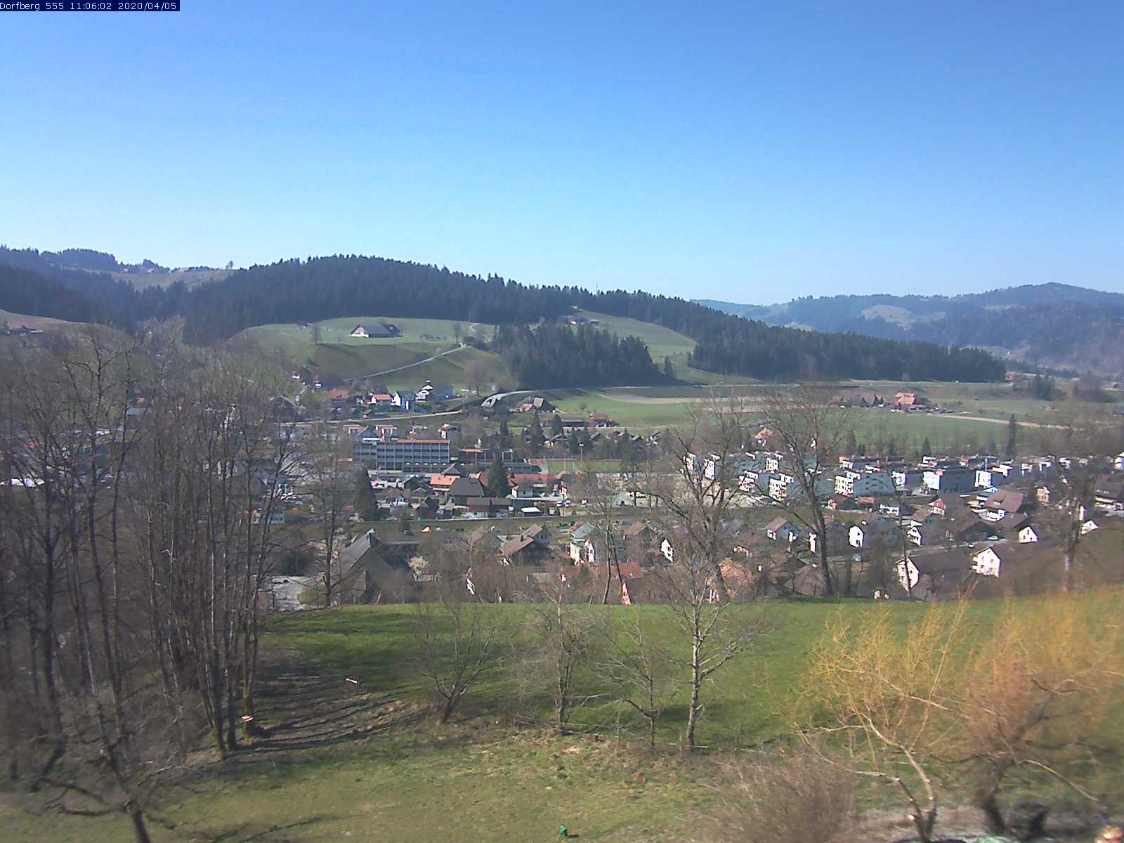 Webcam-Bild: Aussicht vom Dorfberg in Langnau 20200405-110601