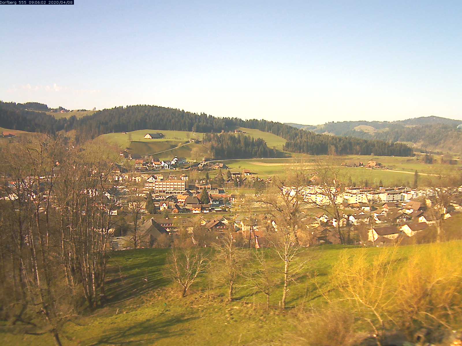 Webcam-Bild: Aussicht vom Dorfberg in Langnau 20200408-090601