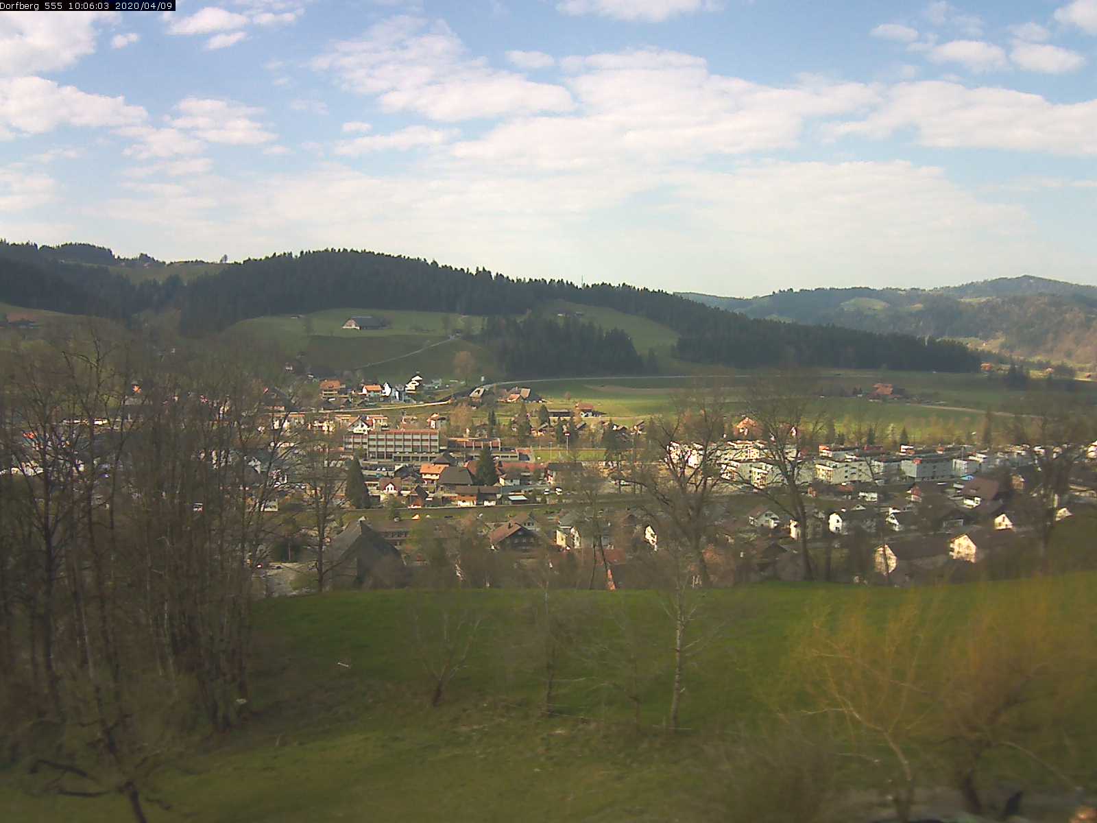 Webcam-Bild: Aussicht vom Dorfberg in Langnau 20200409-100602