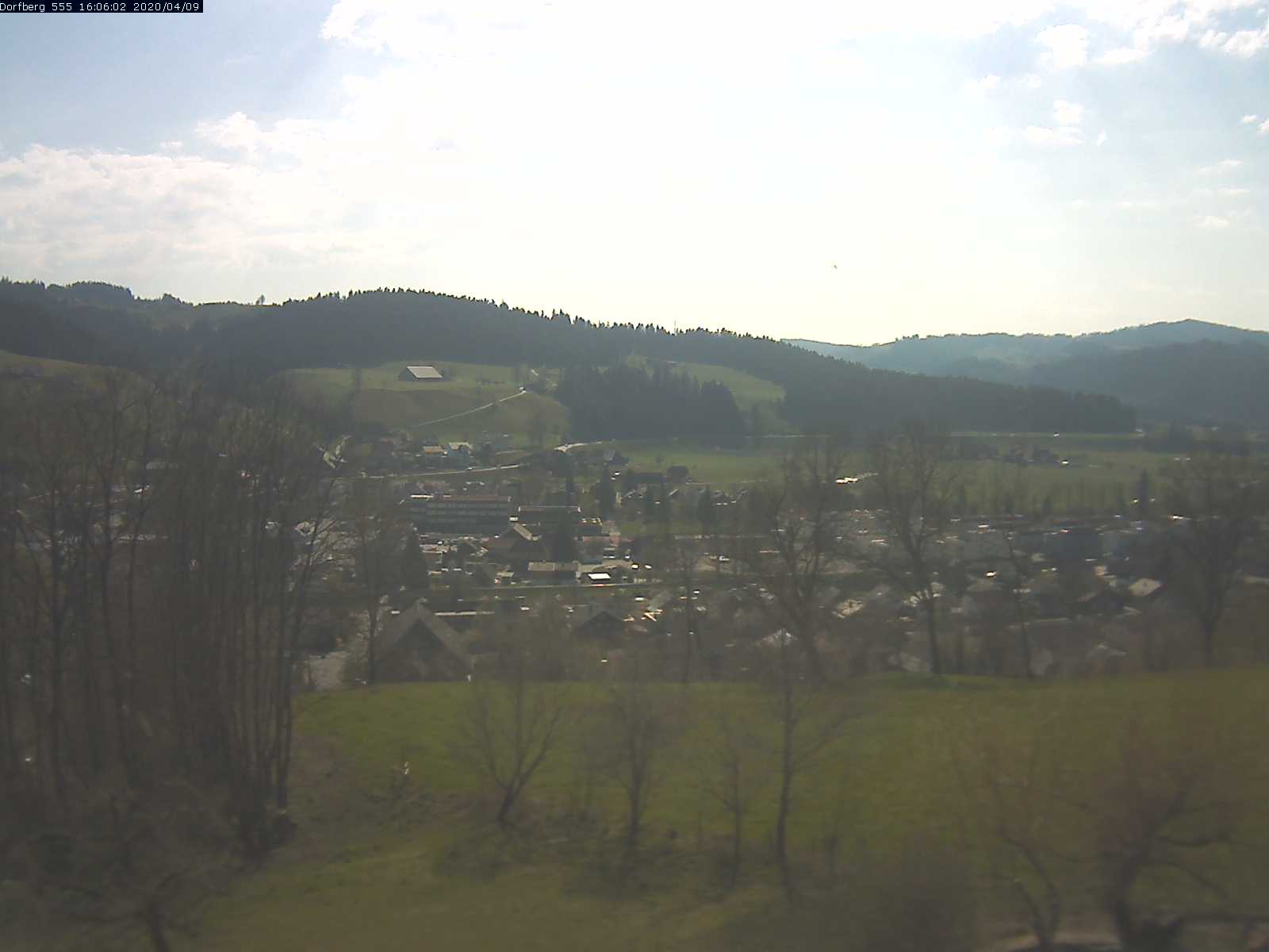 Webcam-Bild: Aussicht vom Dorfberg in Langnau 20200409-160601