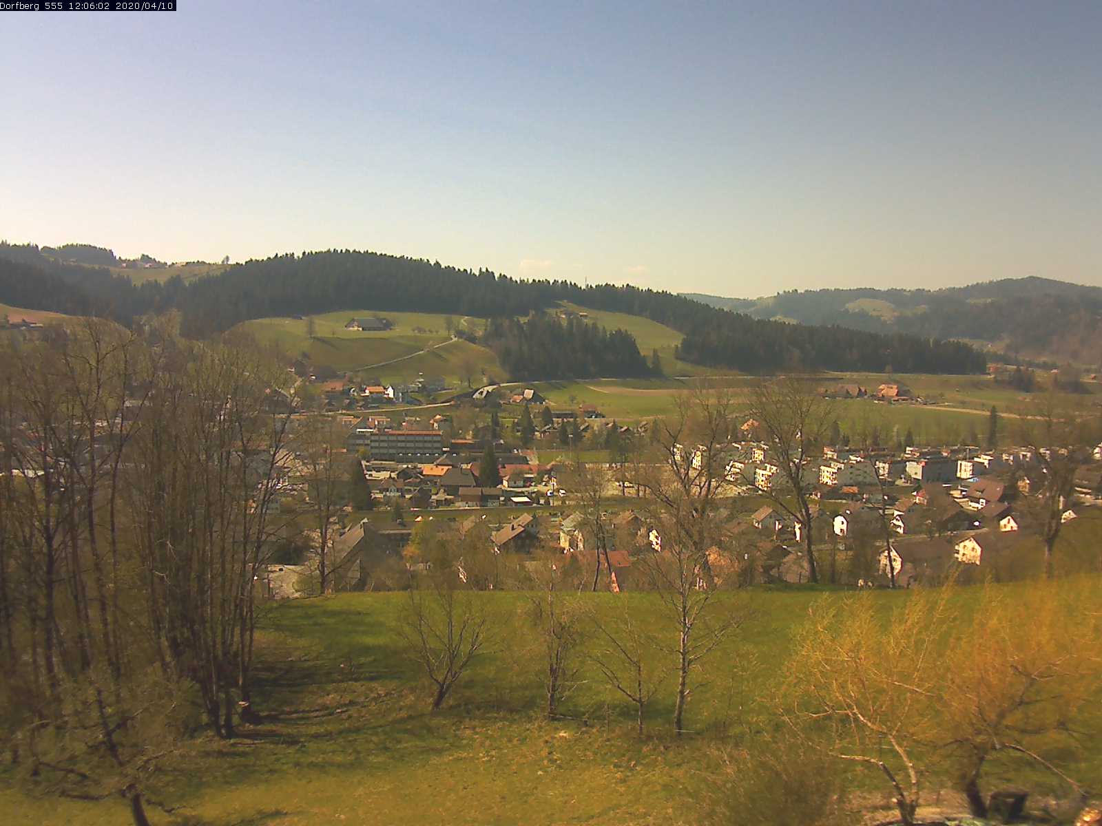 Webcam-Bild: Aussicht vom Dorfberg in Langnau 20200410-120601