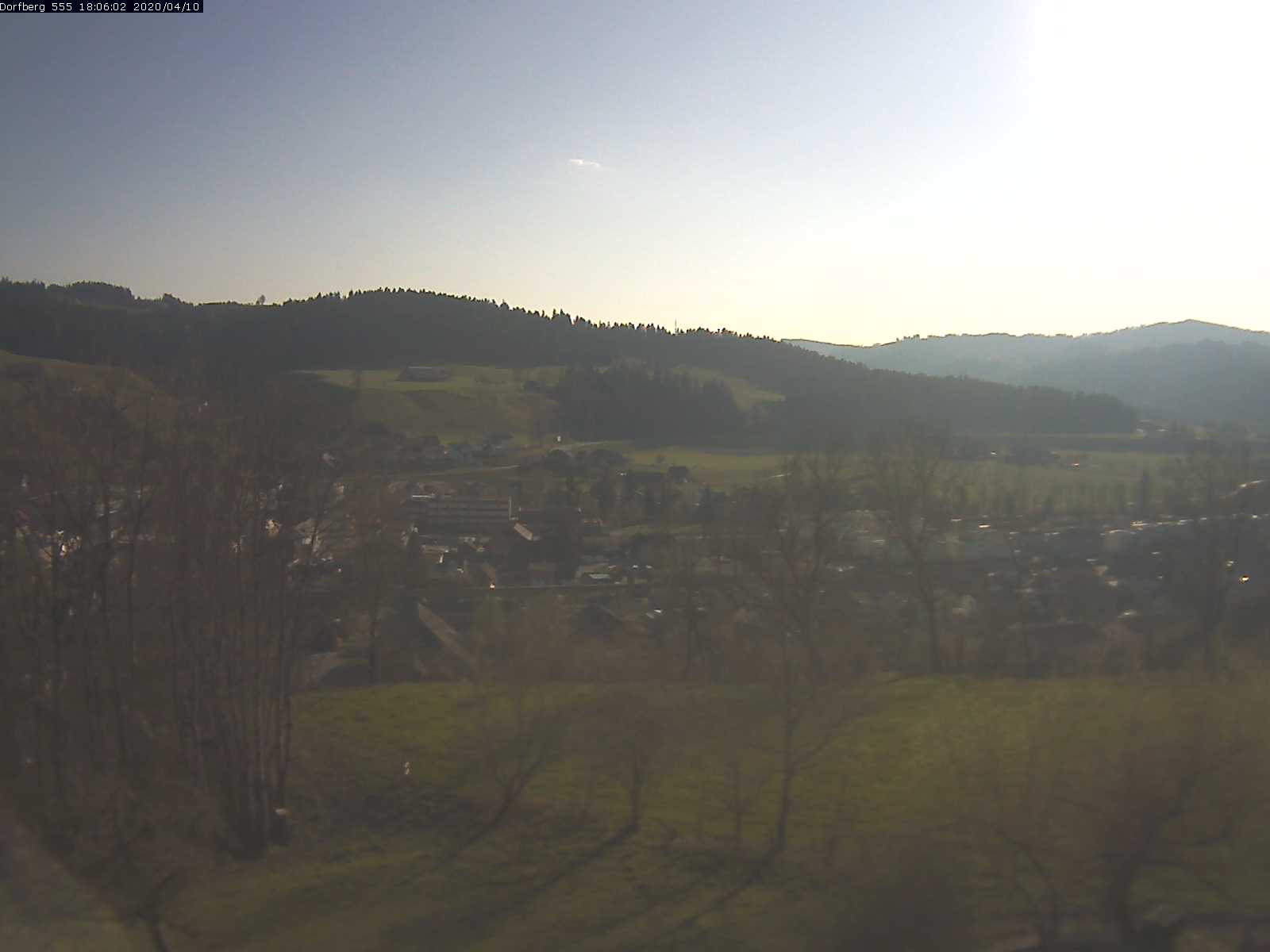 Webcam-Bild: Aussicht vom Dorfberg in Langnau 20200410-180601
