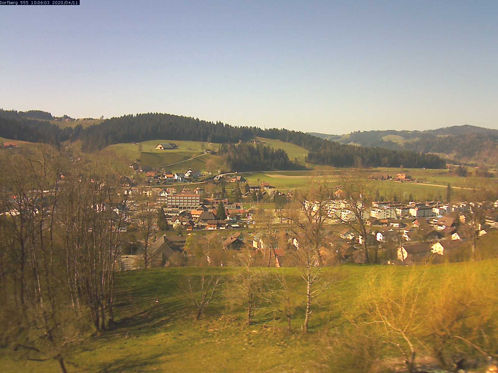 Webcam-Bild: Aussicht vom Dorfberg in Langnau 20200411-100601