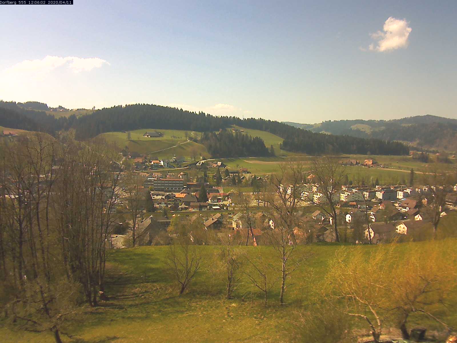 Webcam-Bild: Aussicht vom Dorfberg in Langnau 20200411-120601