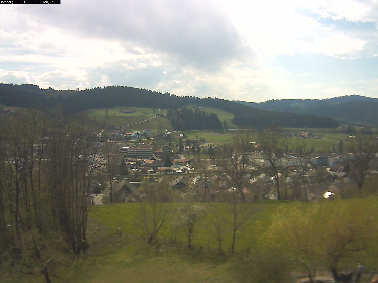 Webcam-Bild: Aussicht vom Dorfberg in Langnau 20200412-150601