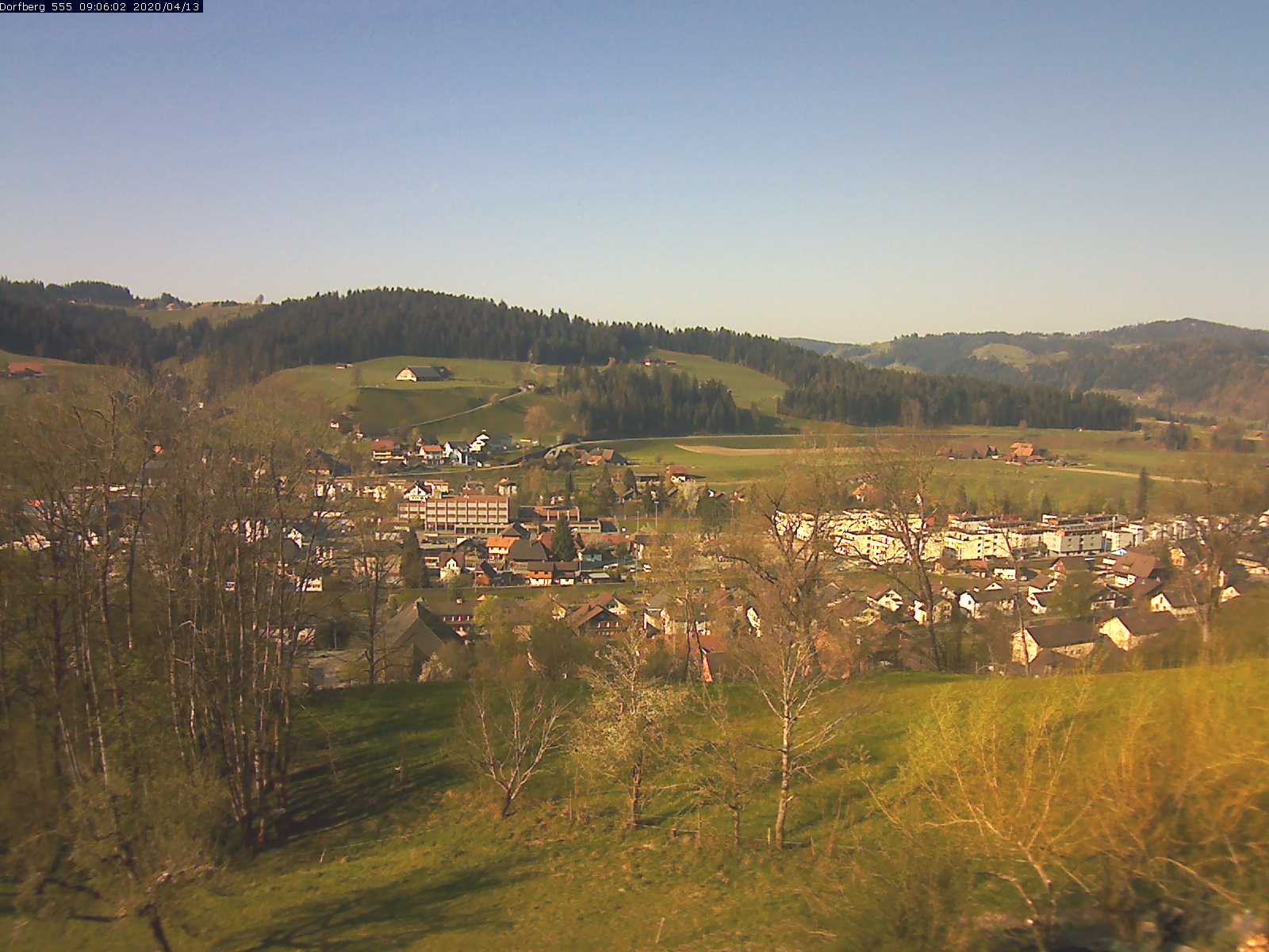 Webcam-Bild: Aussicht vom Dorfberg in Langnau 20200413-090601