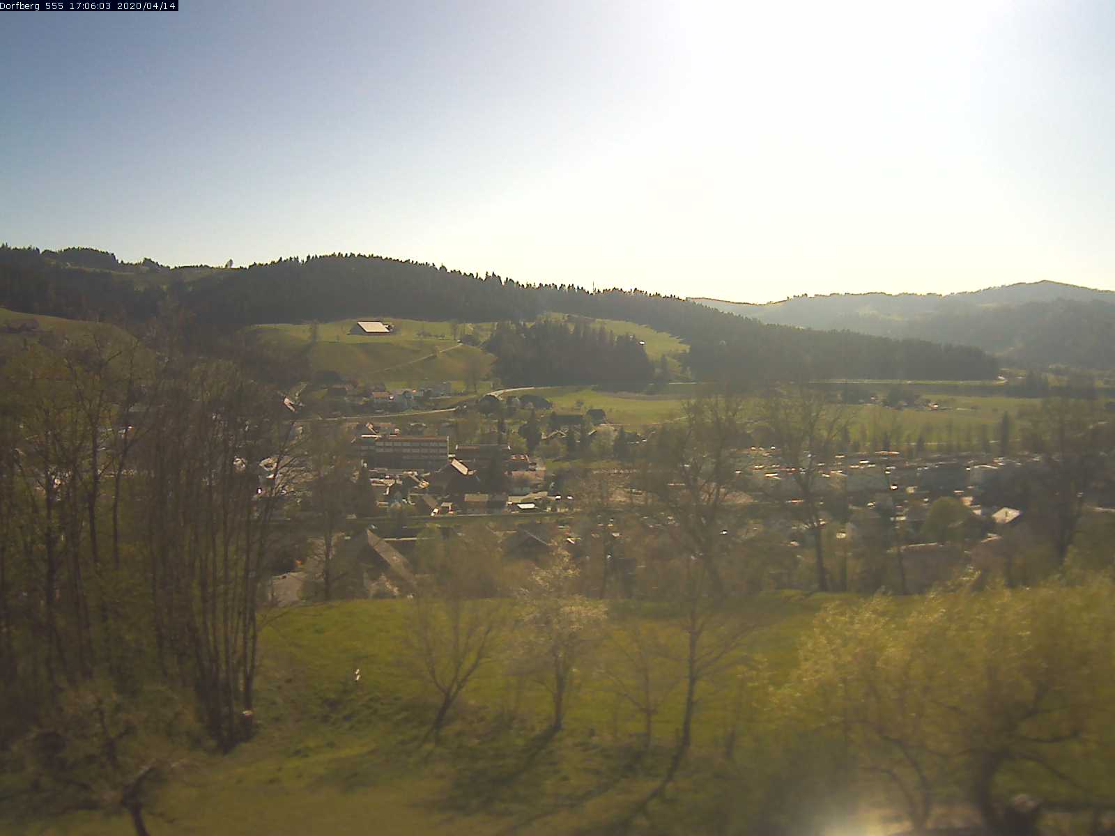 Webcam-Bild: Aussicht vom Dorfberg in Langnau 20200414-170601