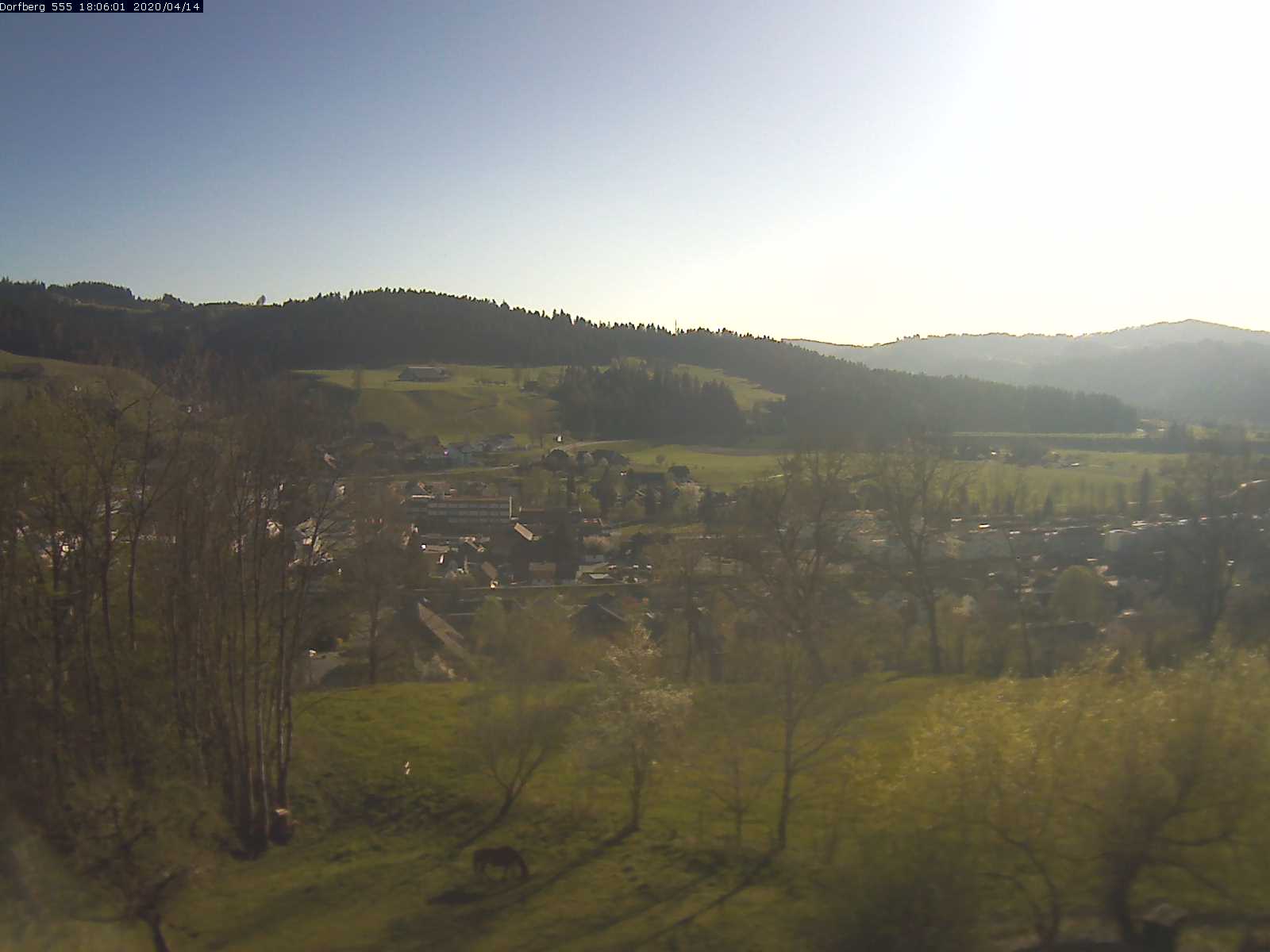 Webcam-Bild: Aussicht vom Dorfberg in Langnau 20200414-180601