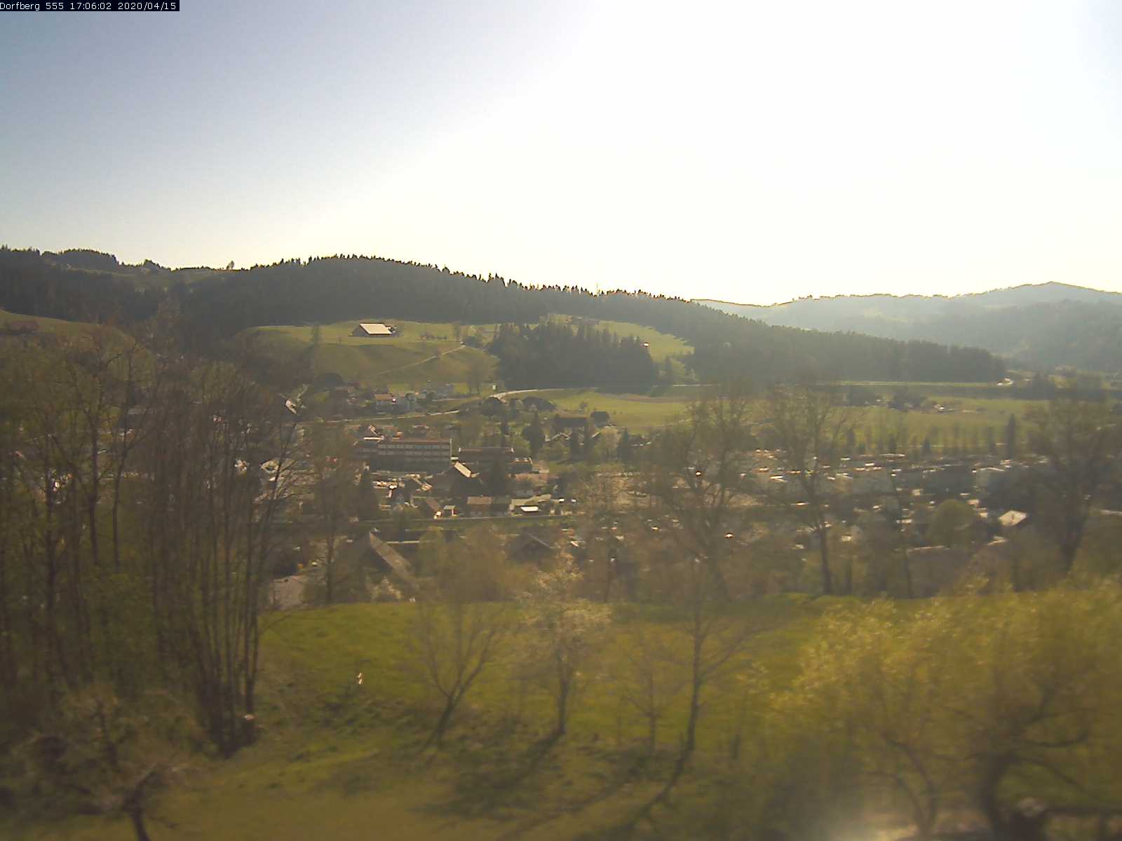 Webcam-Bild: Aussicht vom Dorfberg in Langnau 20200415-170601