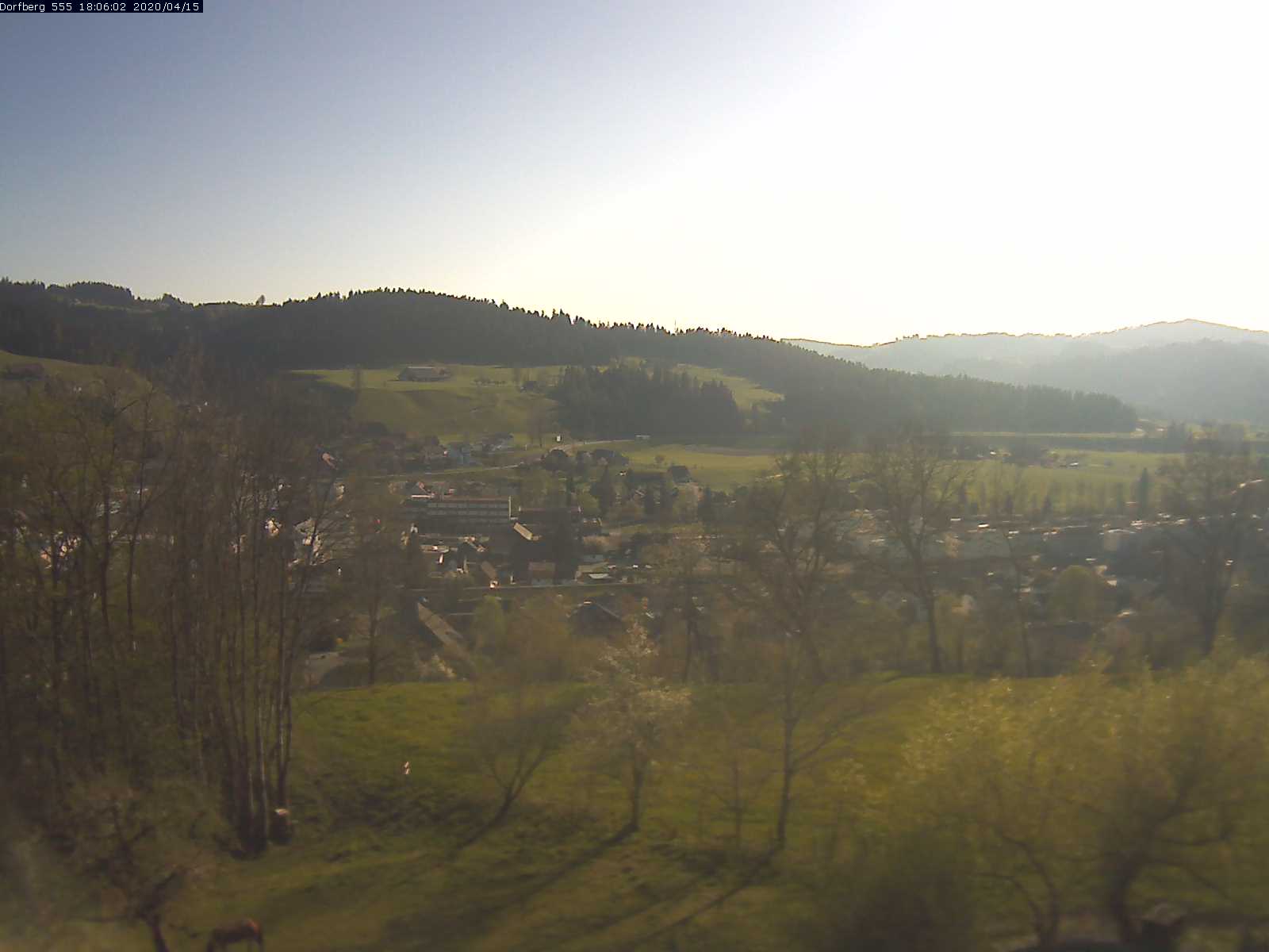 Webcam-Bild: Aussicht vom Dorfberg in Langnau 20200415-180601