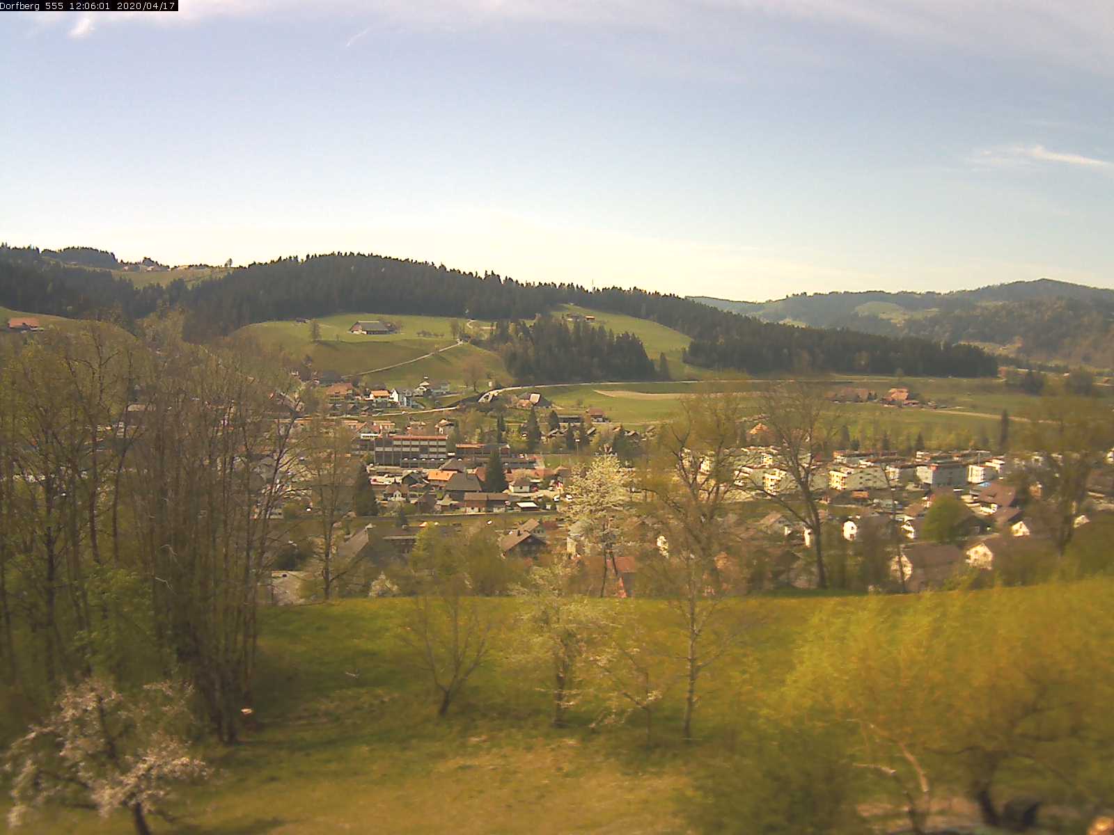 Webcam-Bild: Aussicht vom Dorfberg in Langnau 20200417-120601