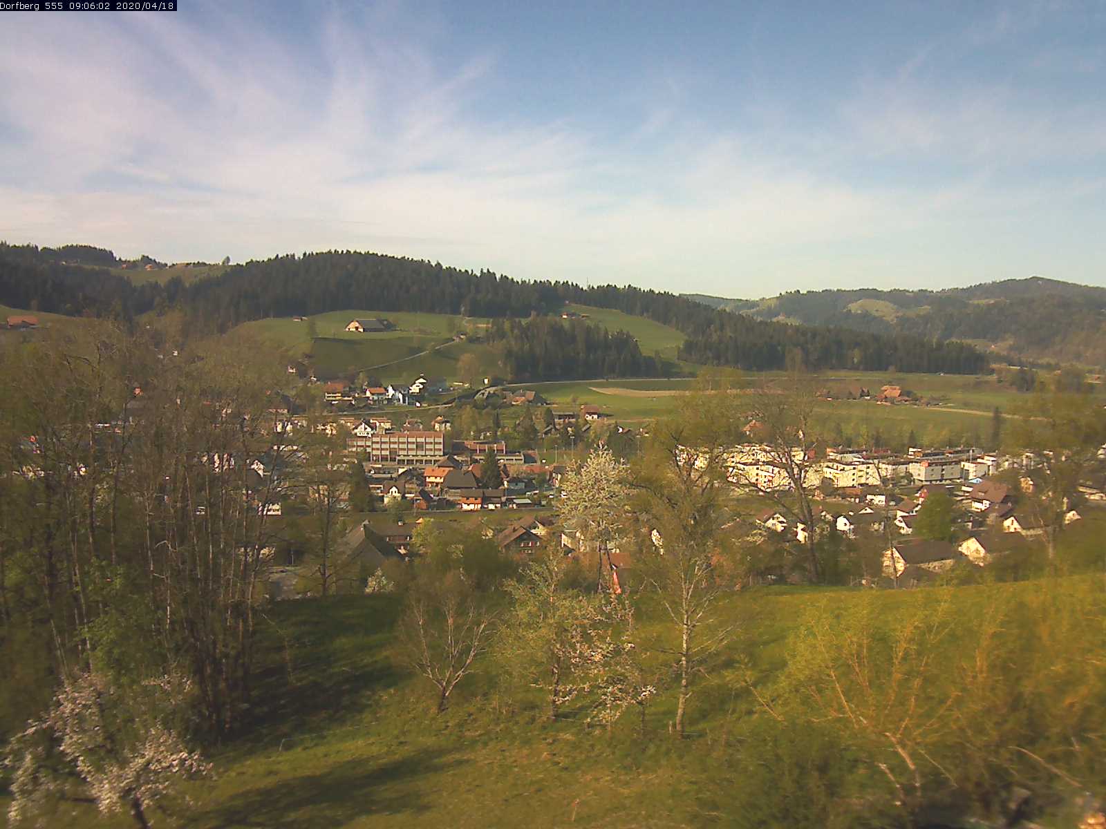 Webcam-Bild: Aussicht vom Dorfberg in Langnau 20200418-090601