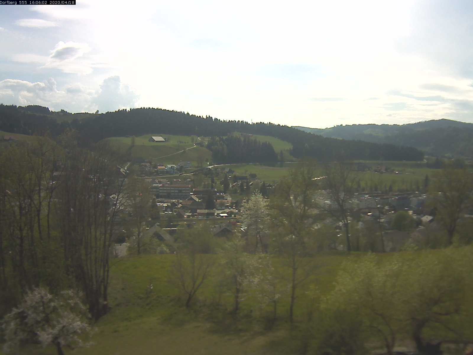 Webcam-Bild: Aussicht vom Dorfberg in Langnau 20200418-160602