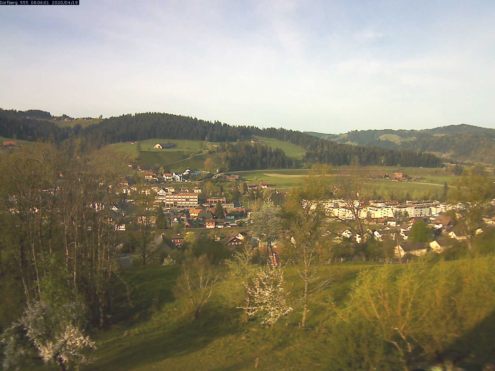 Webcam-Bild: Aussicht vom Dorfberg in Langnau 20200419-080601