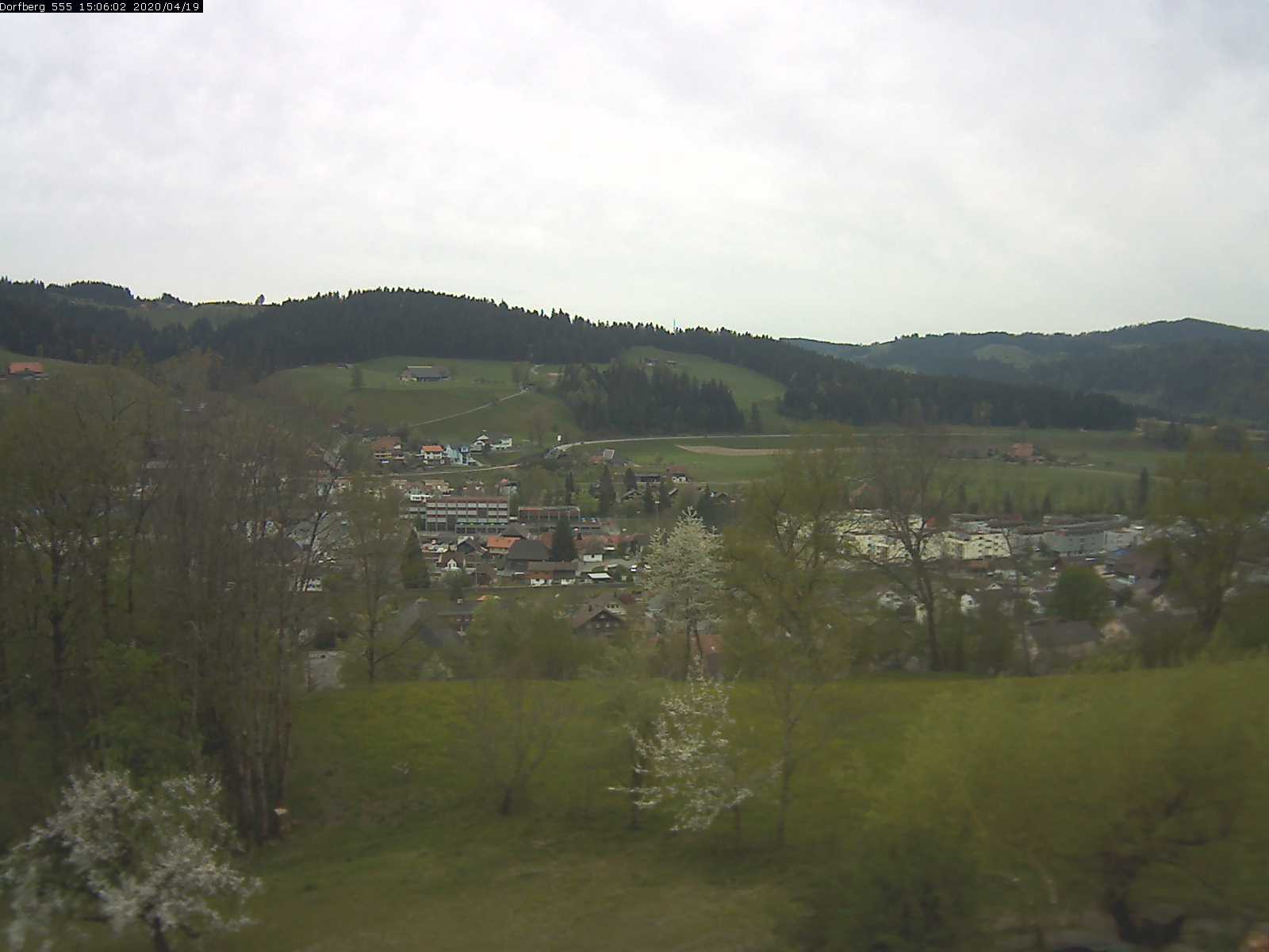 Webcam-Bild: Aussicht vom Dorfberg in Langnau 20200419-150601