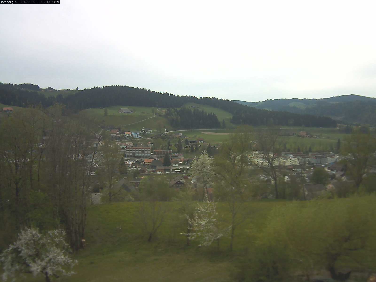 Webcam-Bild: Aussicht vom Dorfberg in Langnau 20200419-160601