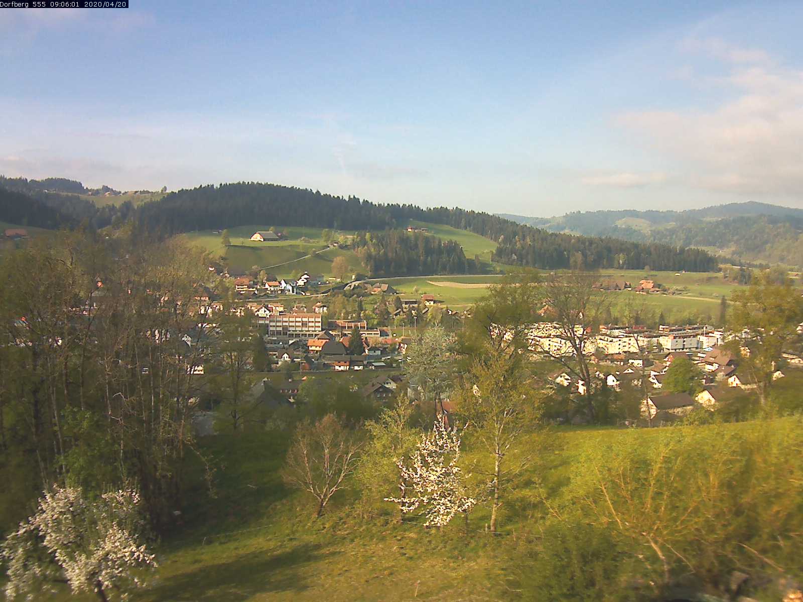 Webcam-Bild: Aussicht vom Dorfberg in Langnau 20200420-090601