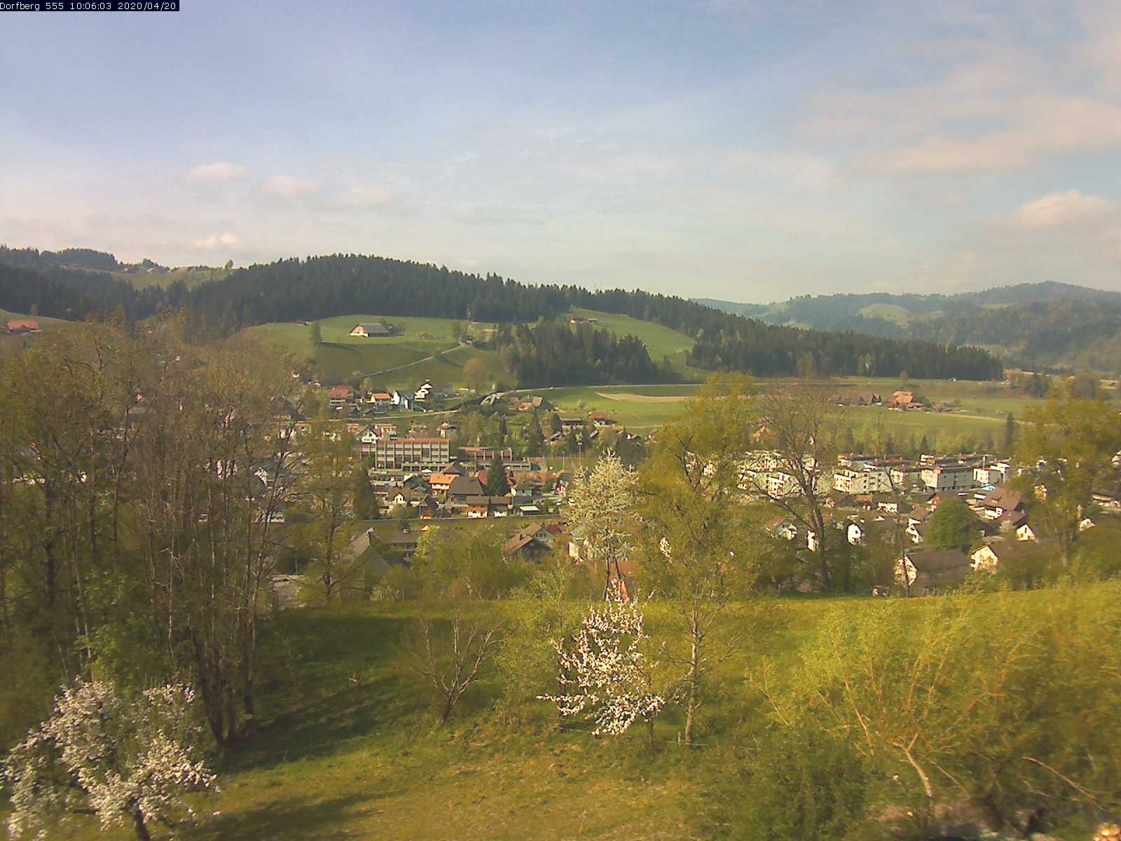 Webcam-Bild: Aussicht vom Dorfberg in Langnau 20200420-100601