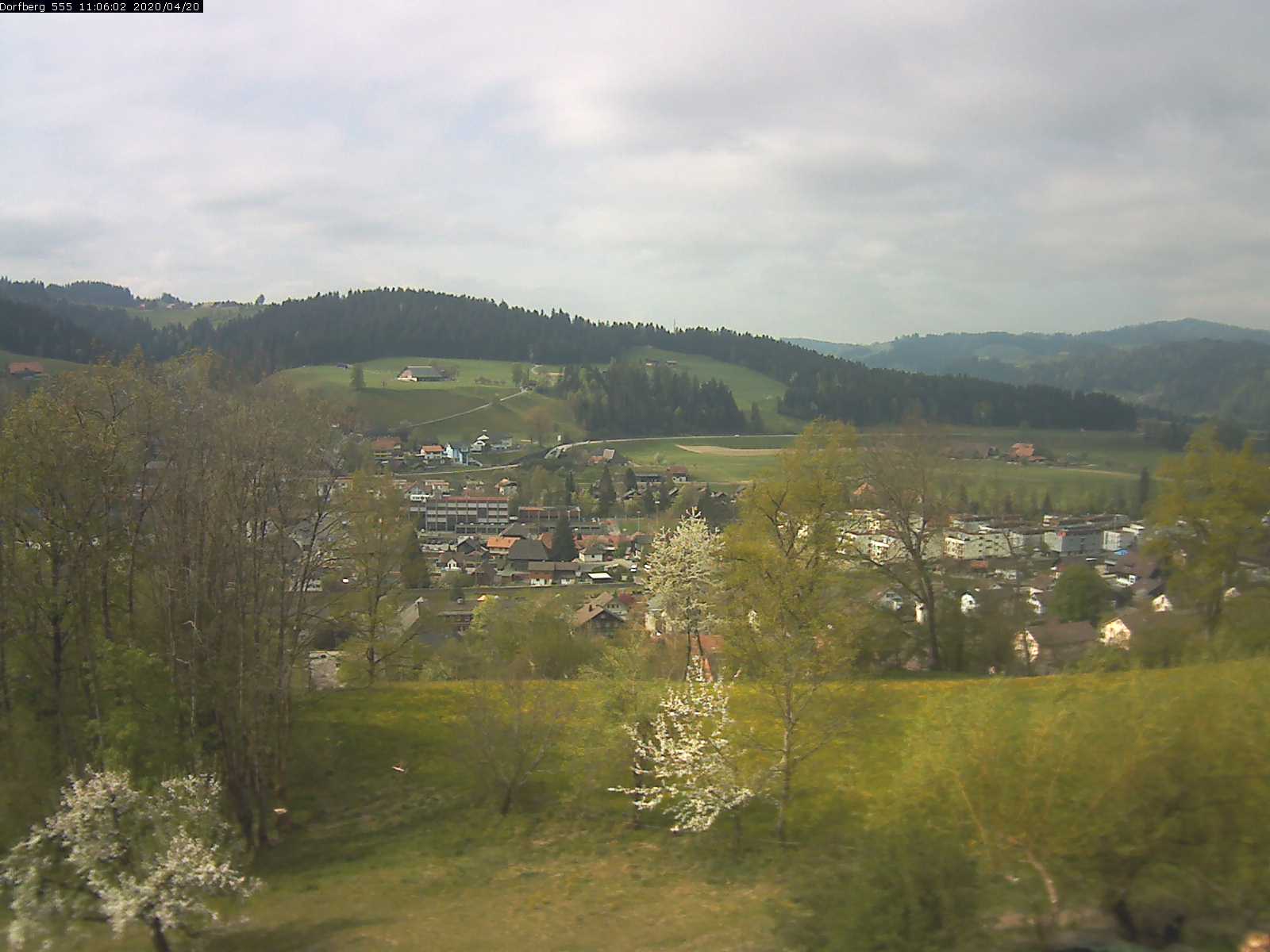Webcam-Bild: Aussicht vom Dorfberg in Langnau 20200420-110601