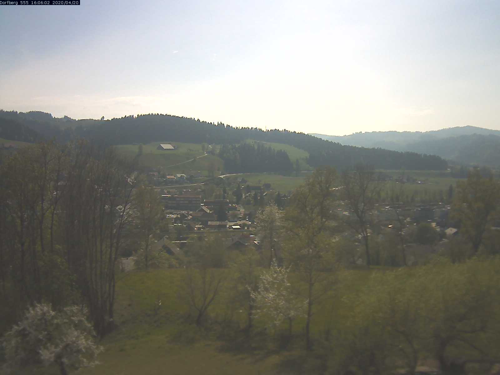 Webcam-Bild: Aussicht vom Dorfberg in Langnau 20200420-160601
