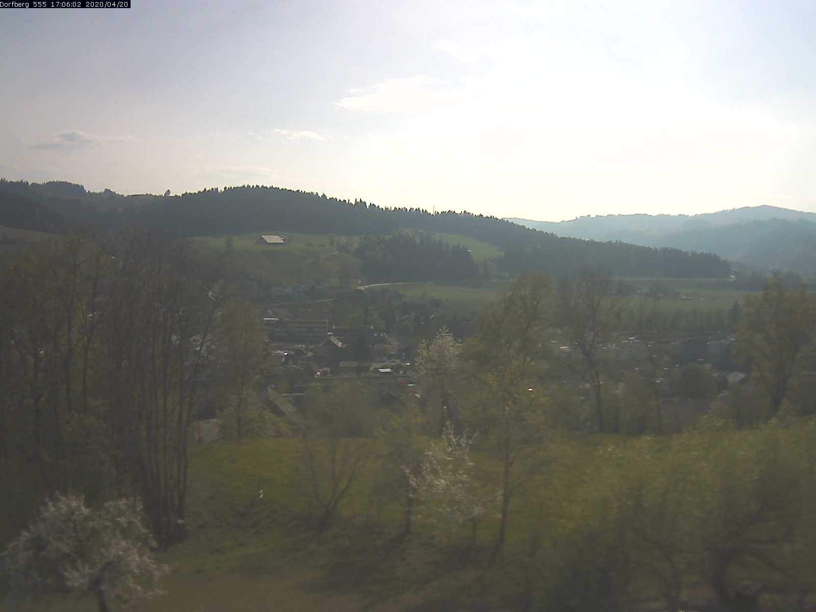 Webcam-Bild: Aussicht vom Dorfberg in Langnau 20200420-170601