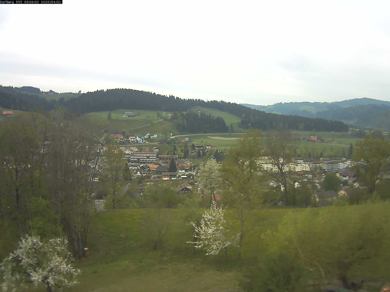 Webcam-Bild: Aussicht vom Dorfberg in Langnau 20200421-090601
