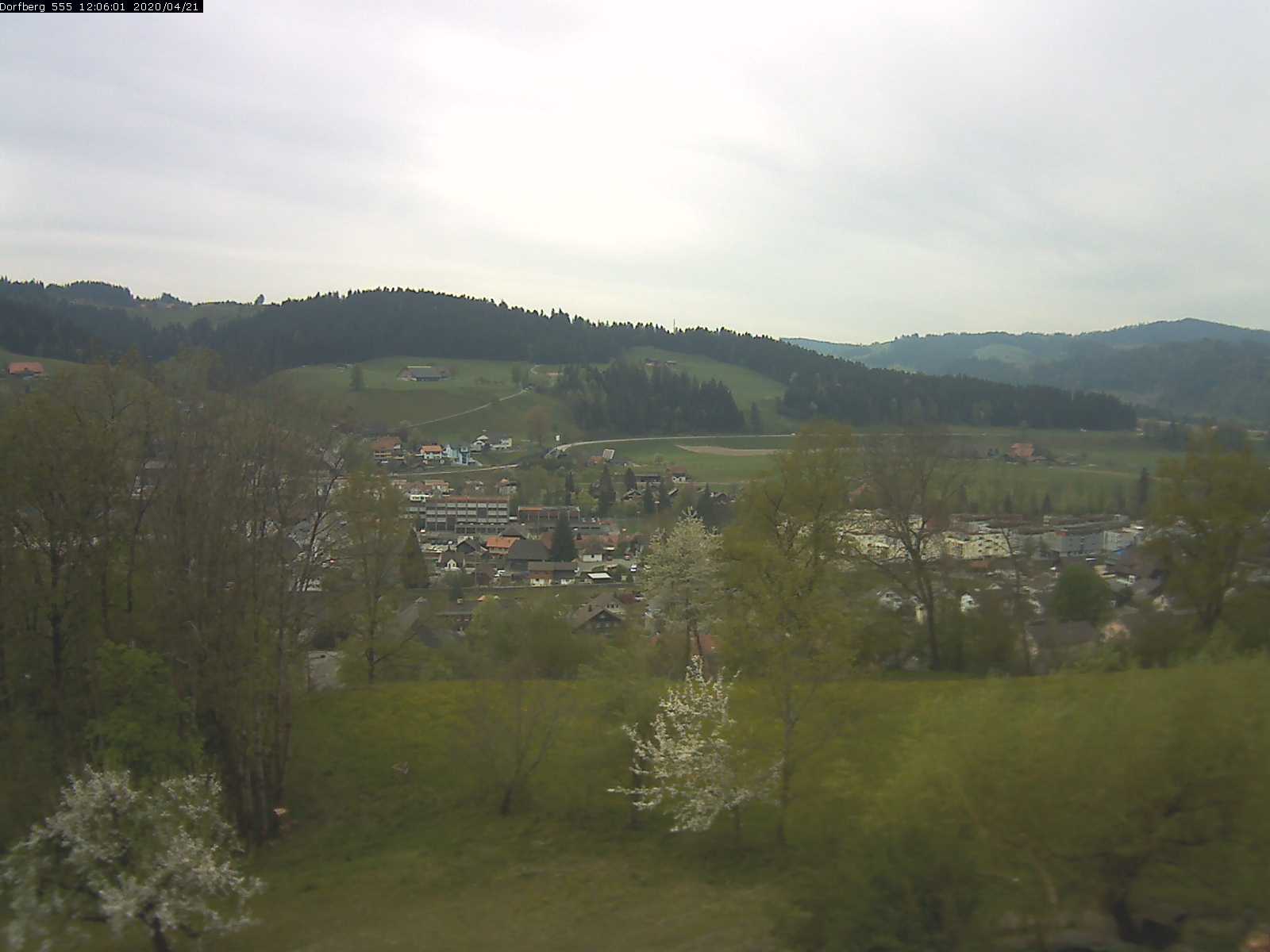 Webcam-Bild: Aussicht vom Dorfberg in Langnau 20200421-120601