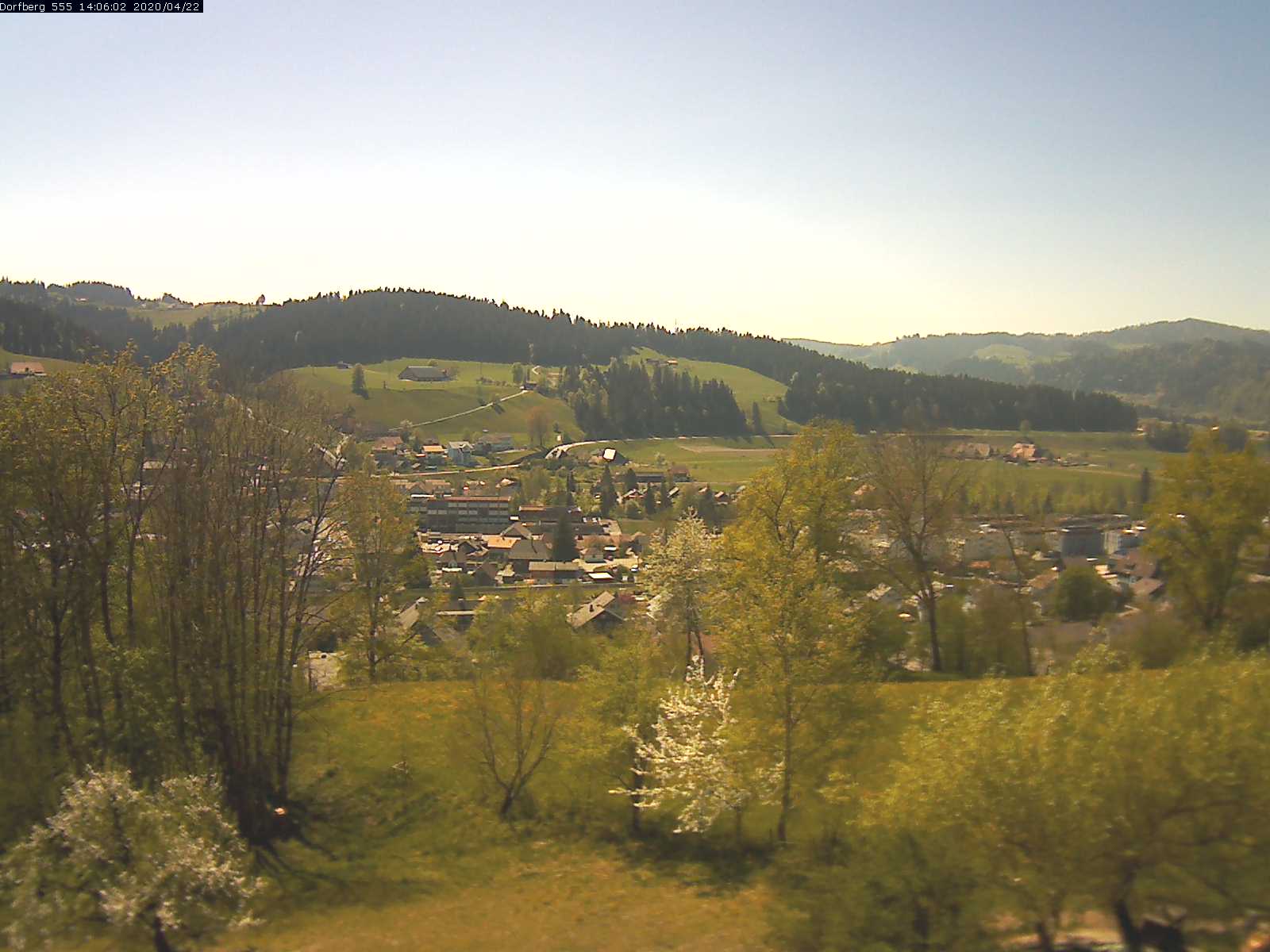 Webcam-Bild: Aussicht vom Dorfberg in Langnau 20200422-140601