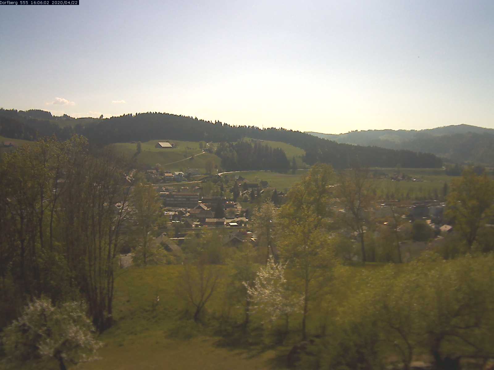 Webcam-Bild: Aussicht vom Dorfberg in Langnau 20200422-160601