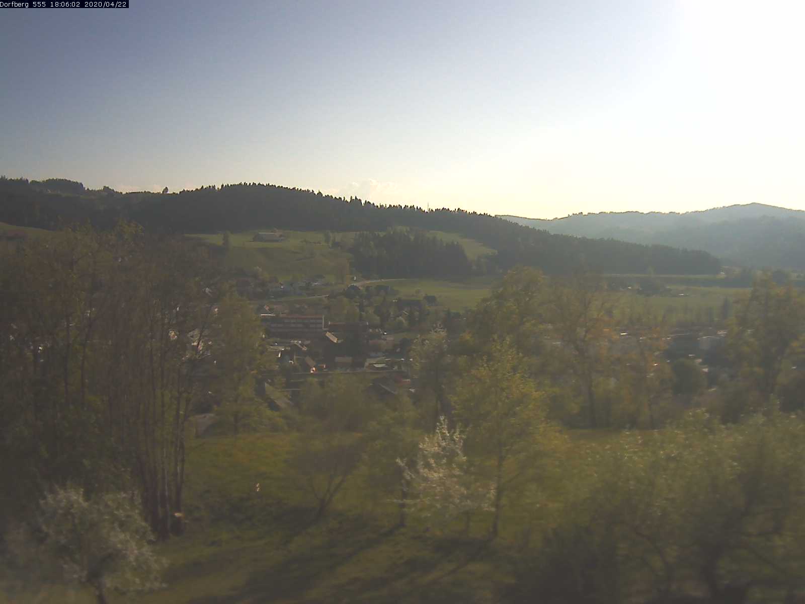 Webcam-Bild: Aussicht vom Dorfberg in Langnau 20200422-180601