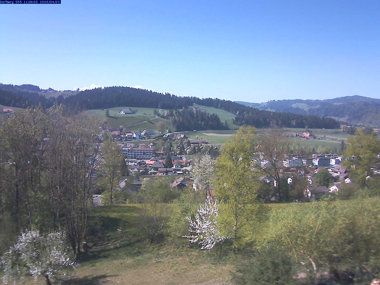 Webcam-Bild: Aussicht vom Dorfberg in Langnau 20200423-110601