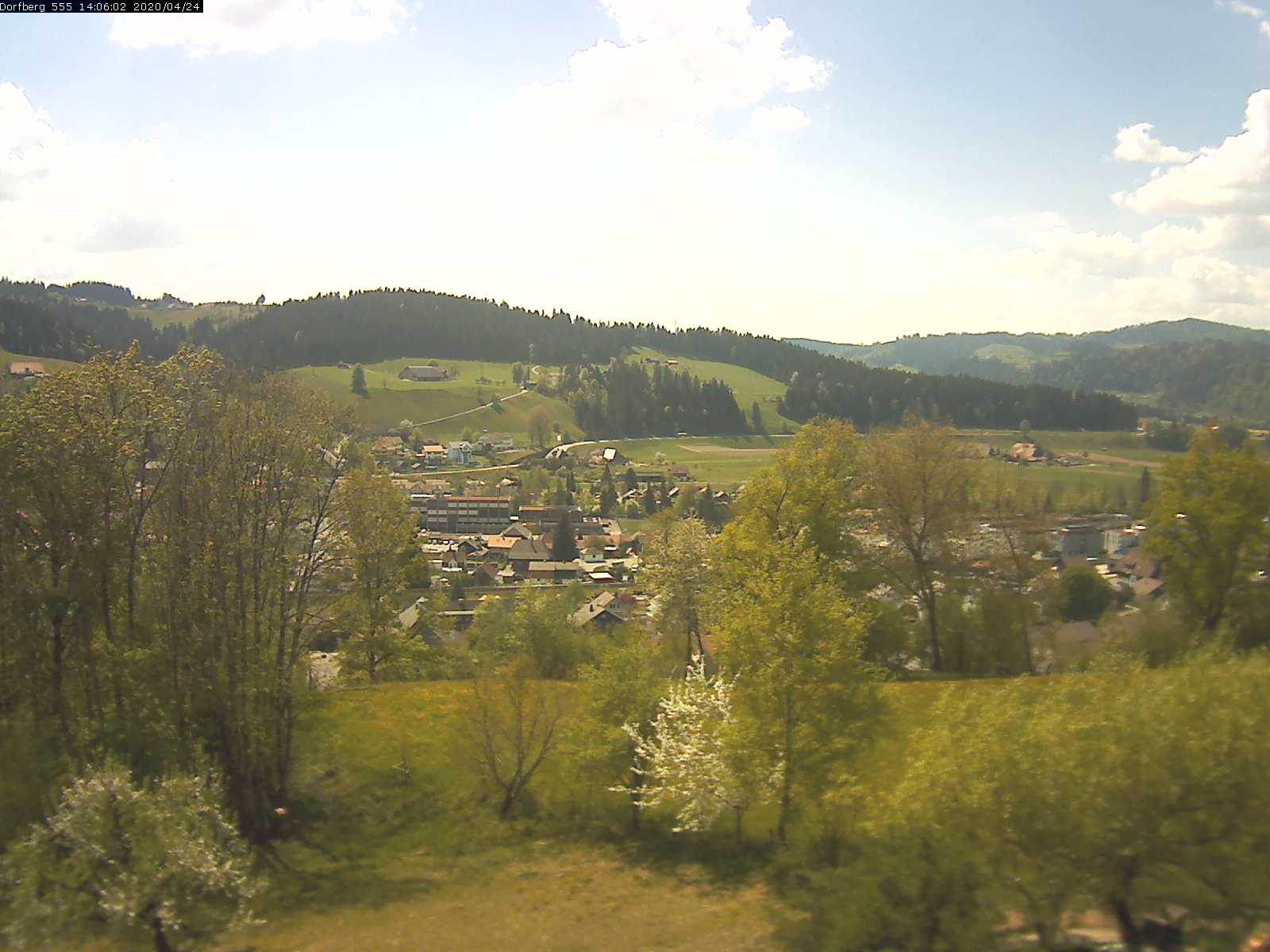 Webcam-Bild: Aussicht vom Dorfberg in Langnau 20200424-140601