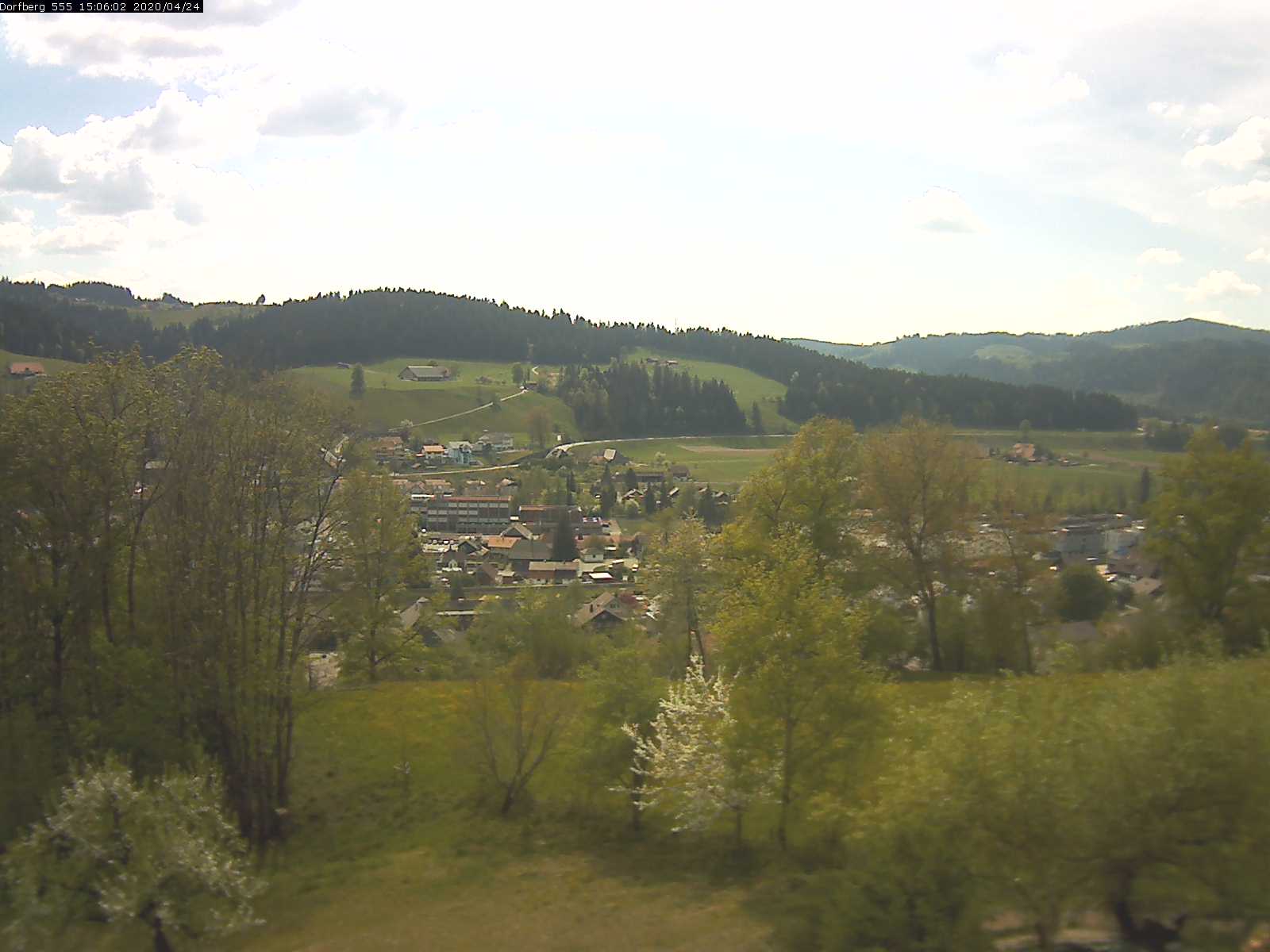 Webcam-Bild: Aussicht vom Dorfberg in Langnau 20200424-150601